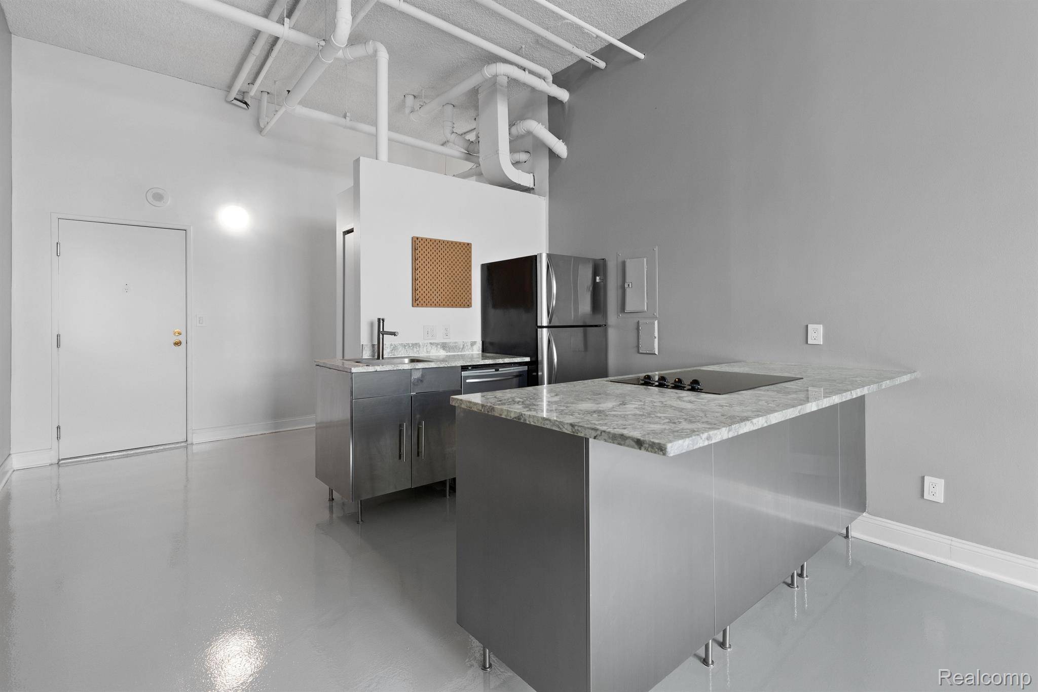 Detroit, MI 48207,6533 E Jefferson AVE #704