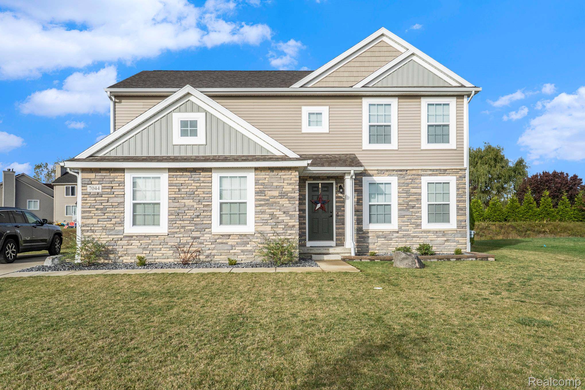 Grand Blanc, MI 48439,7044 Wildflower CT