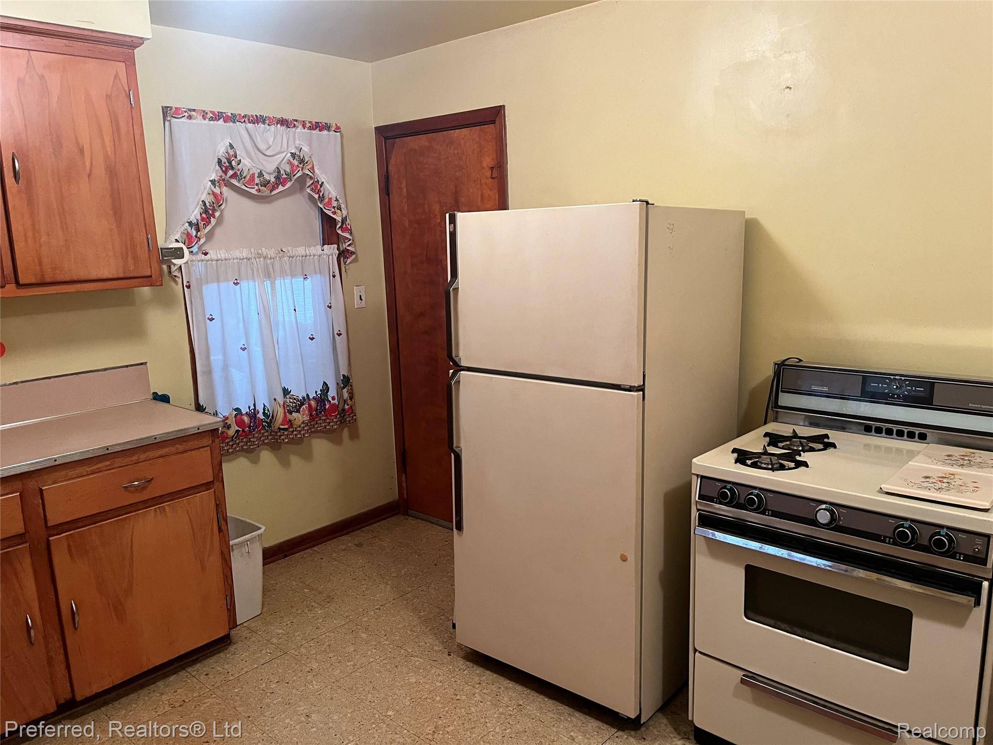 Detroit, MI 48228,7653 Warwick ST