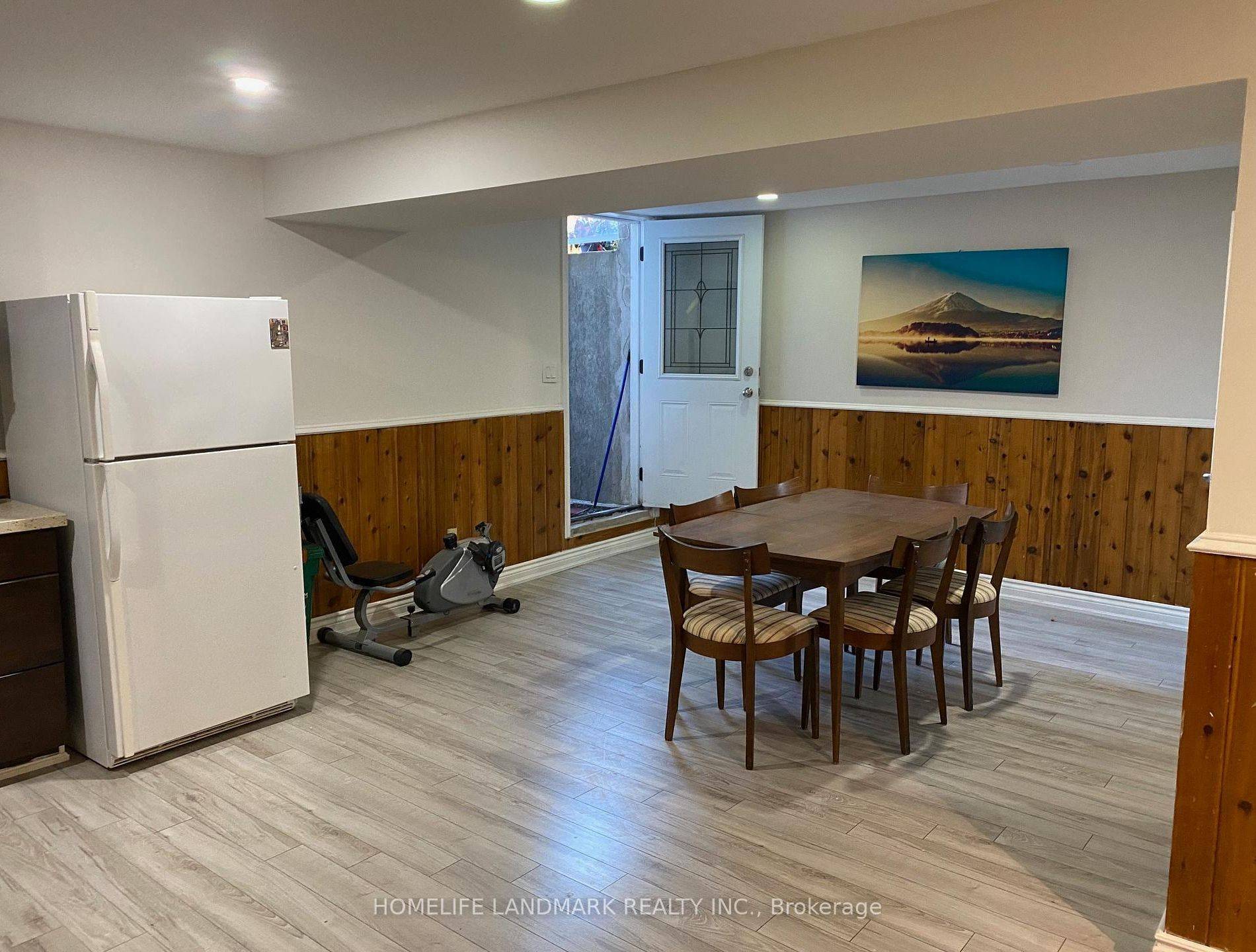 Pickering, ON L1V 3R2,1872 Parkside DR