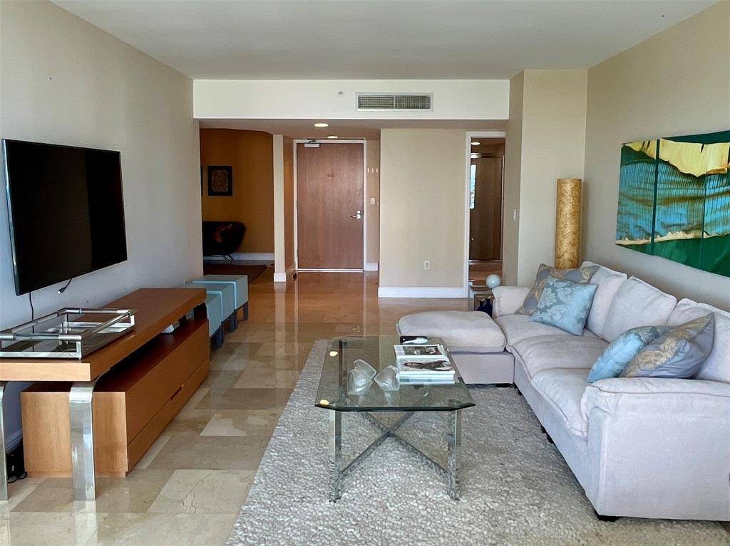 Sunny Isles Beach, FL 33160,16500 Collins Ave #2052