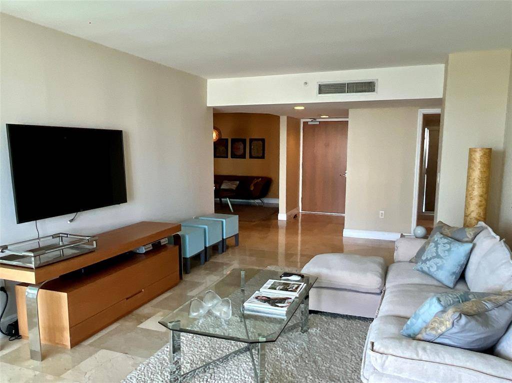 Sunny Isles Beach, FL 33160,16500 Collins Ave #2052