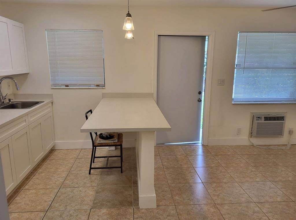 Hollywood, FL 33024,317 N 61st Ter #1