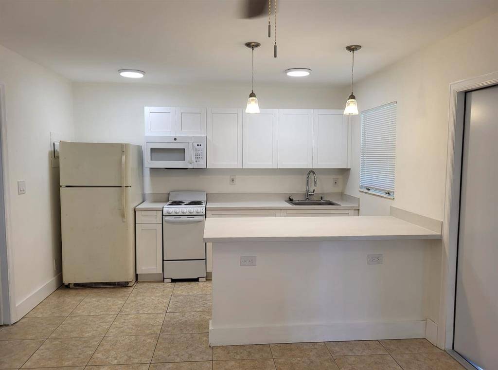 Hollywood, FL 33024,317 N 61st Ter #1