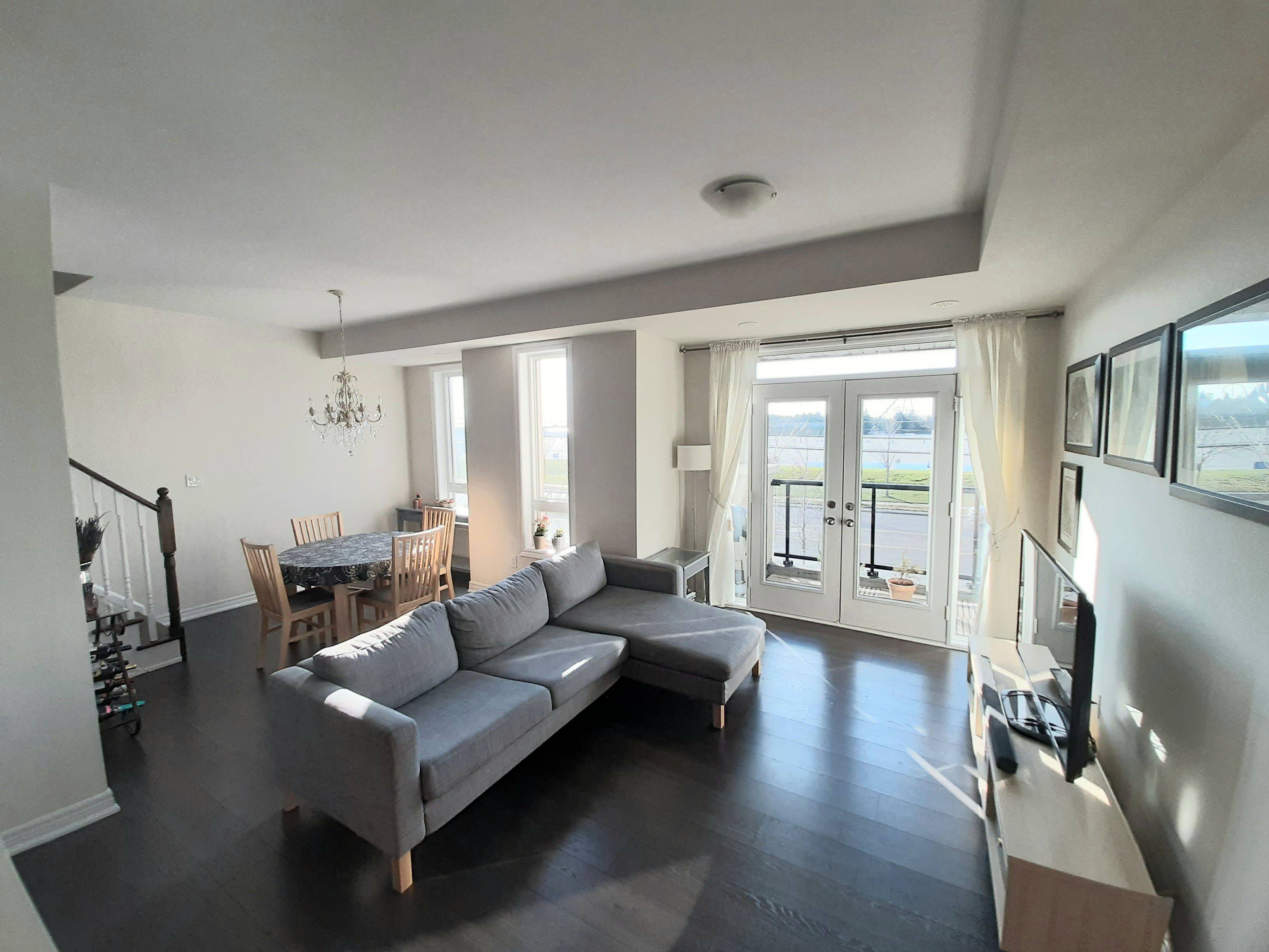 Vaughan, ON L6A 4G5,9601 Jane ST #10