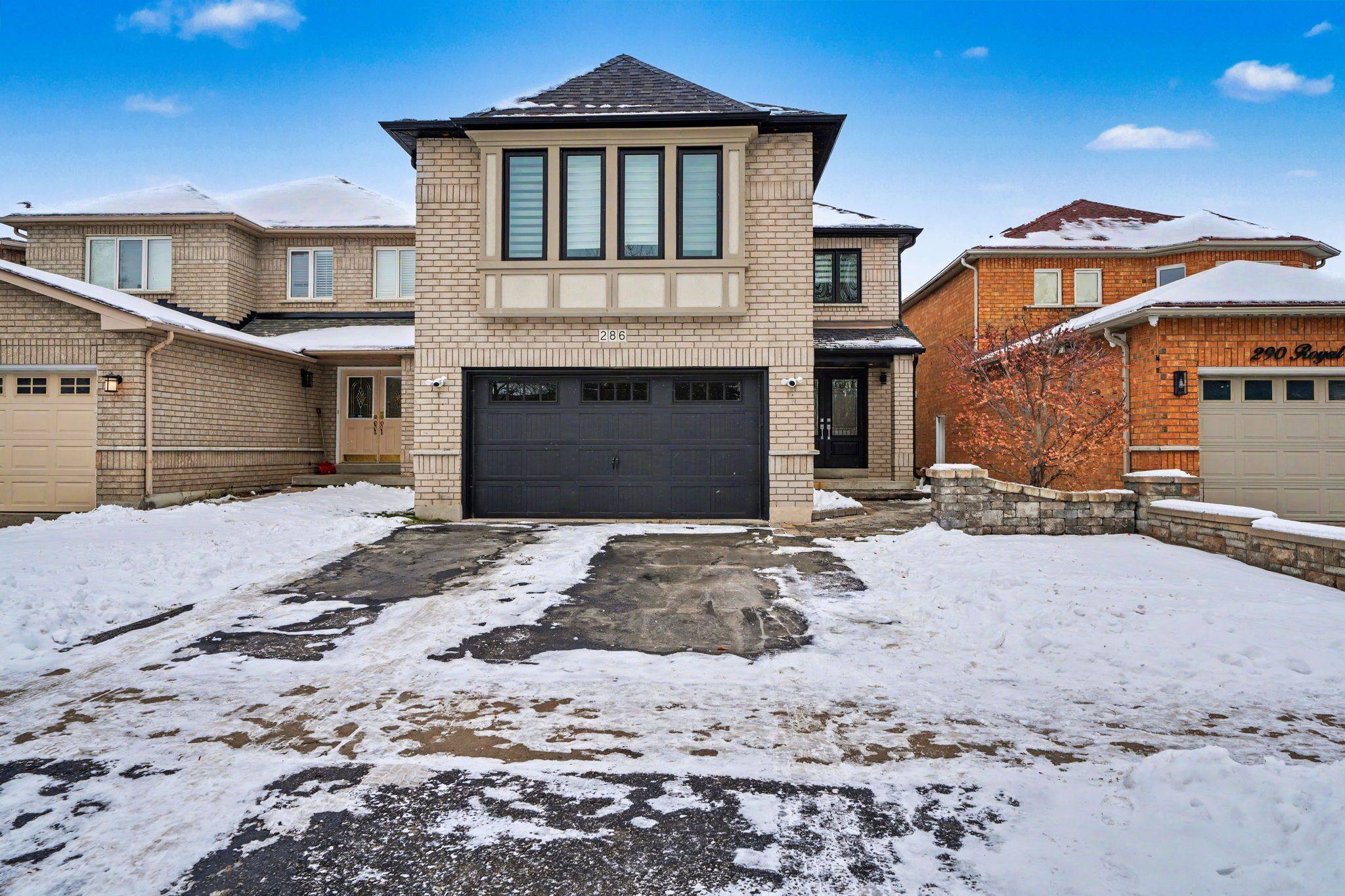 Vaughan, ON L4H 1J8,286 Royalpark WAY