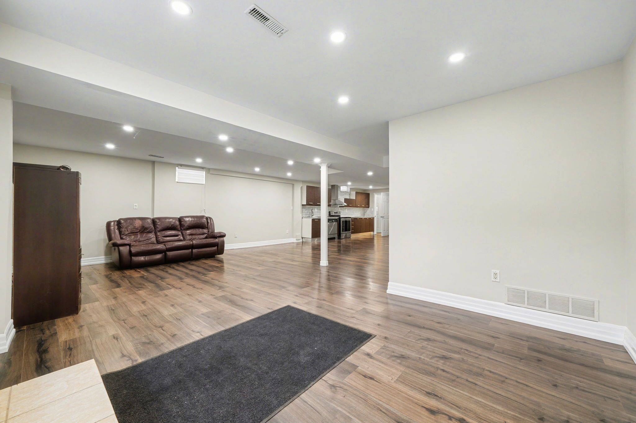 Vaughan, ON L4H 1J8,286 Royalpark WAY