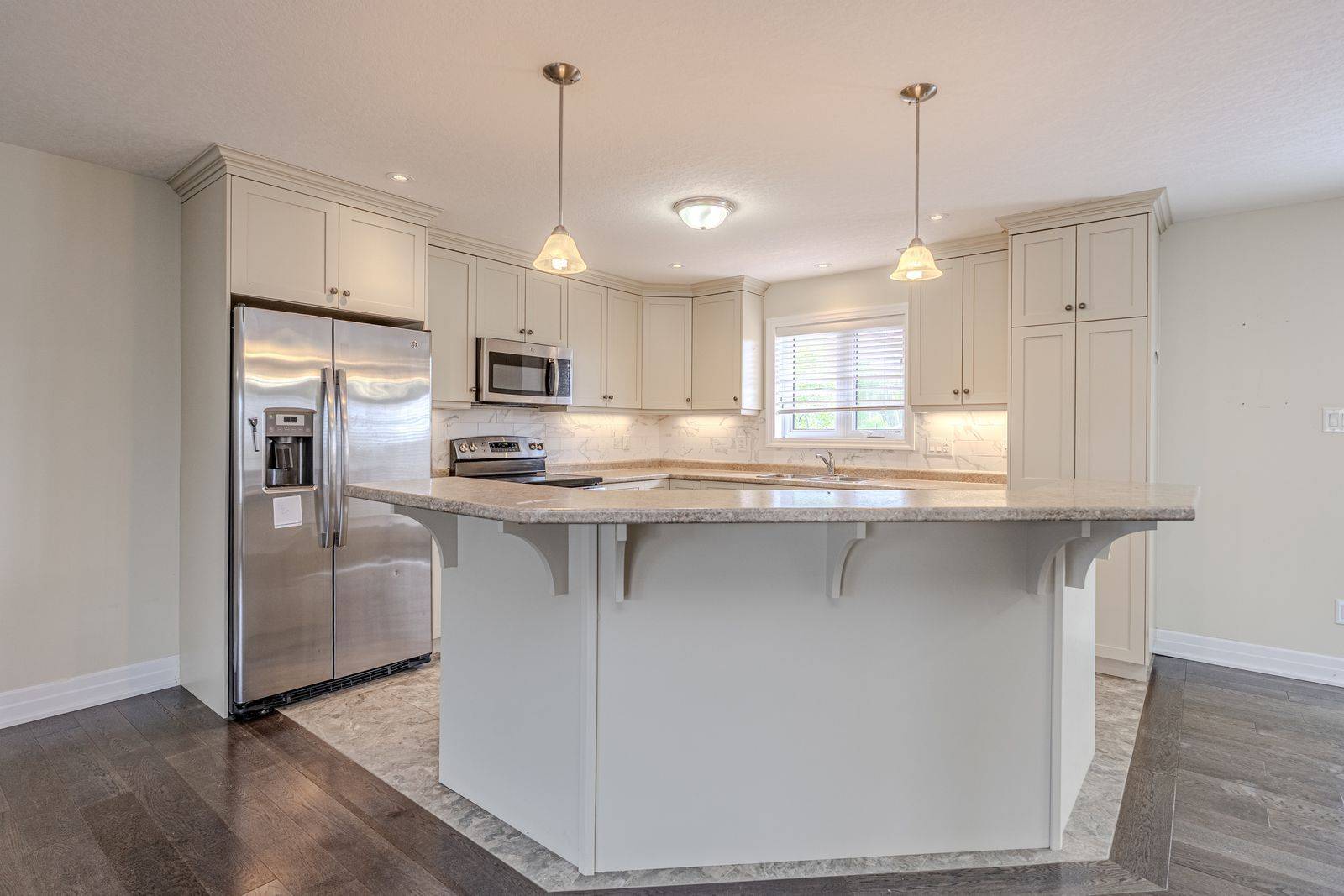 Penetanguishene, ON L9M 0A4,10 Grew CRES