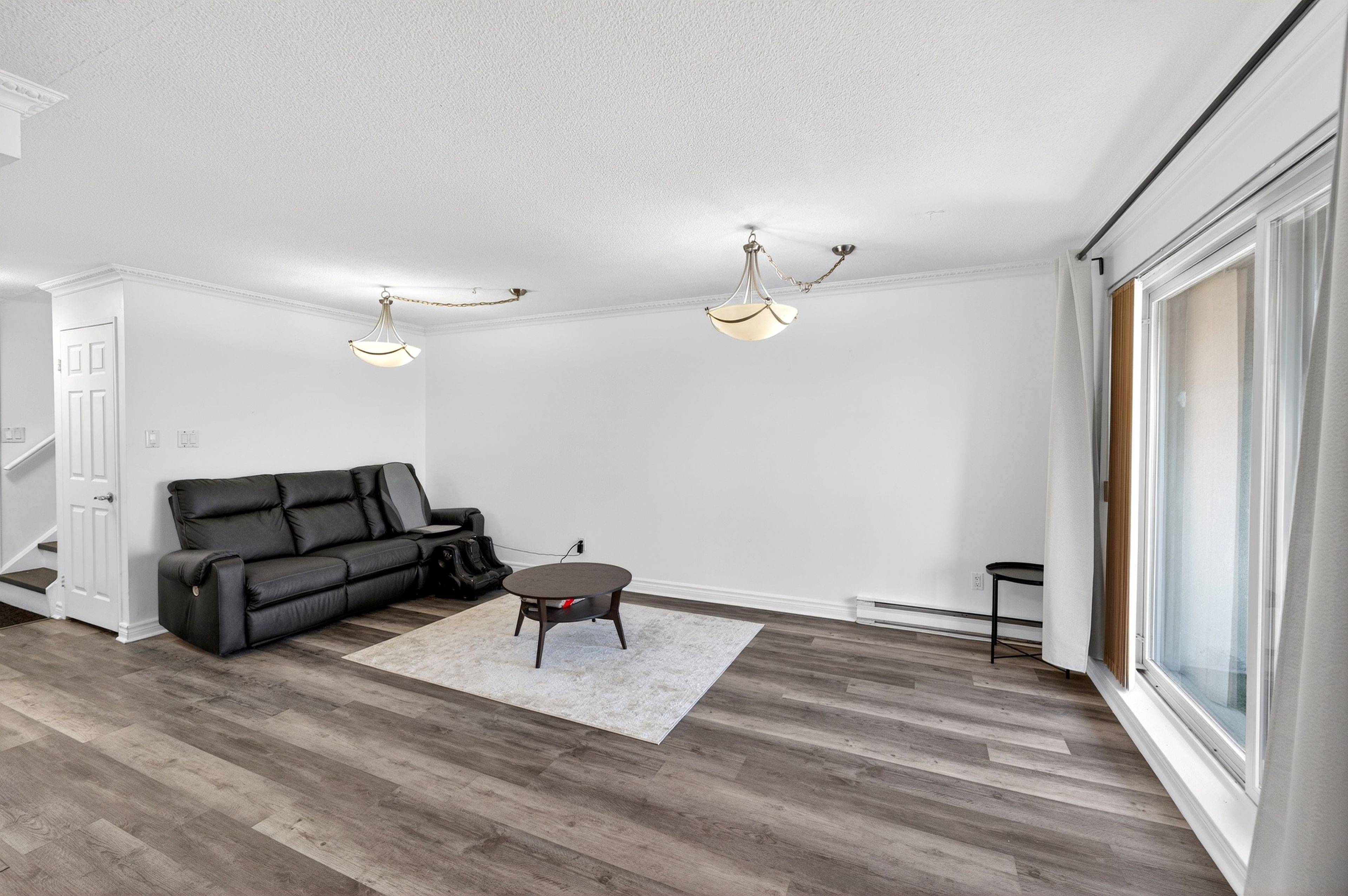 Mississauga, ON L4Y 3X7,3040 Constitution BLVD #103