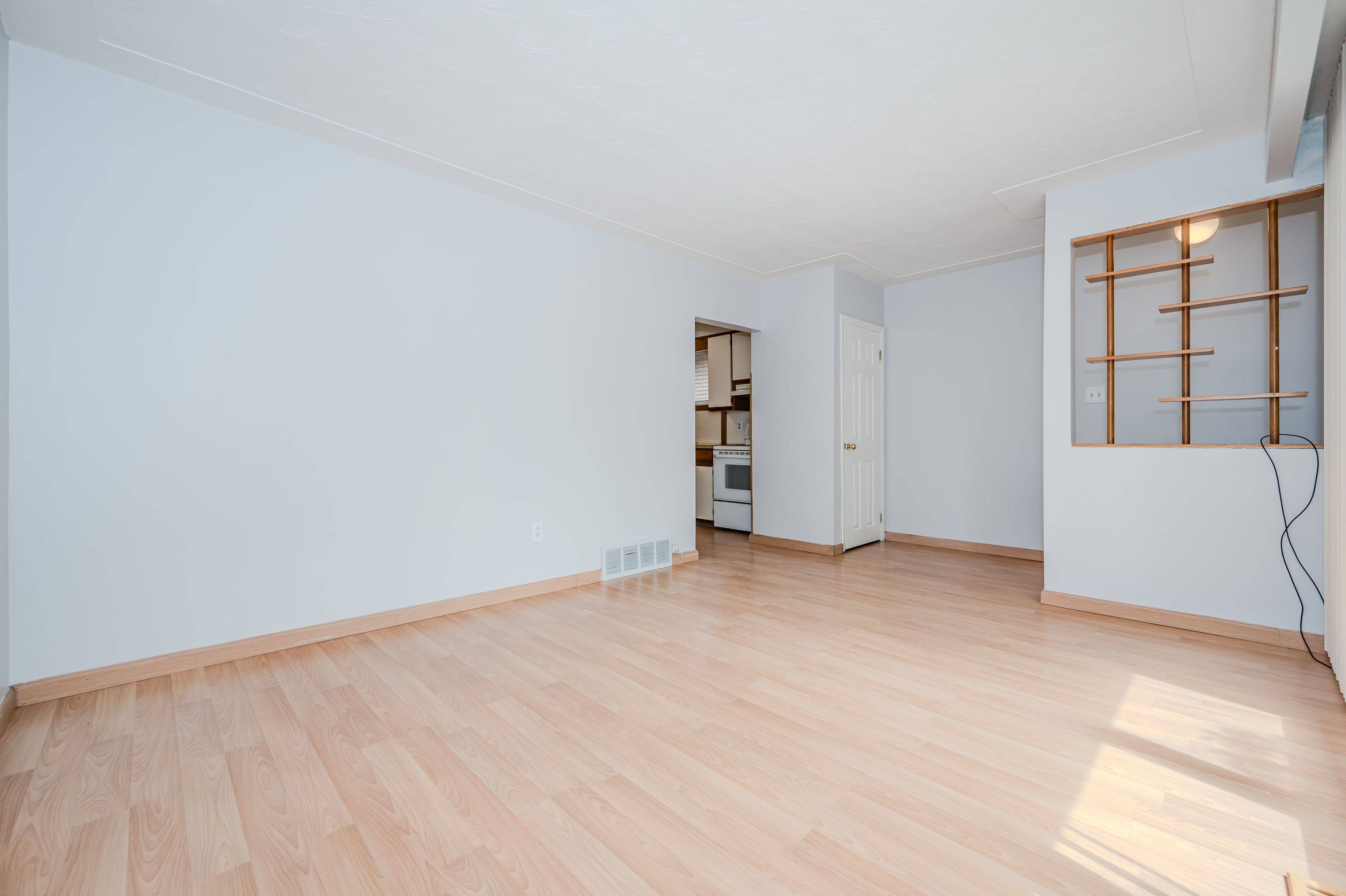 Hamilton, ON L8V 2X1,164 East 23rd ST