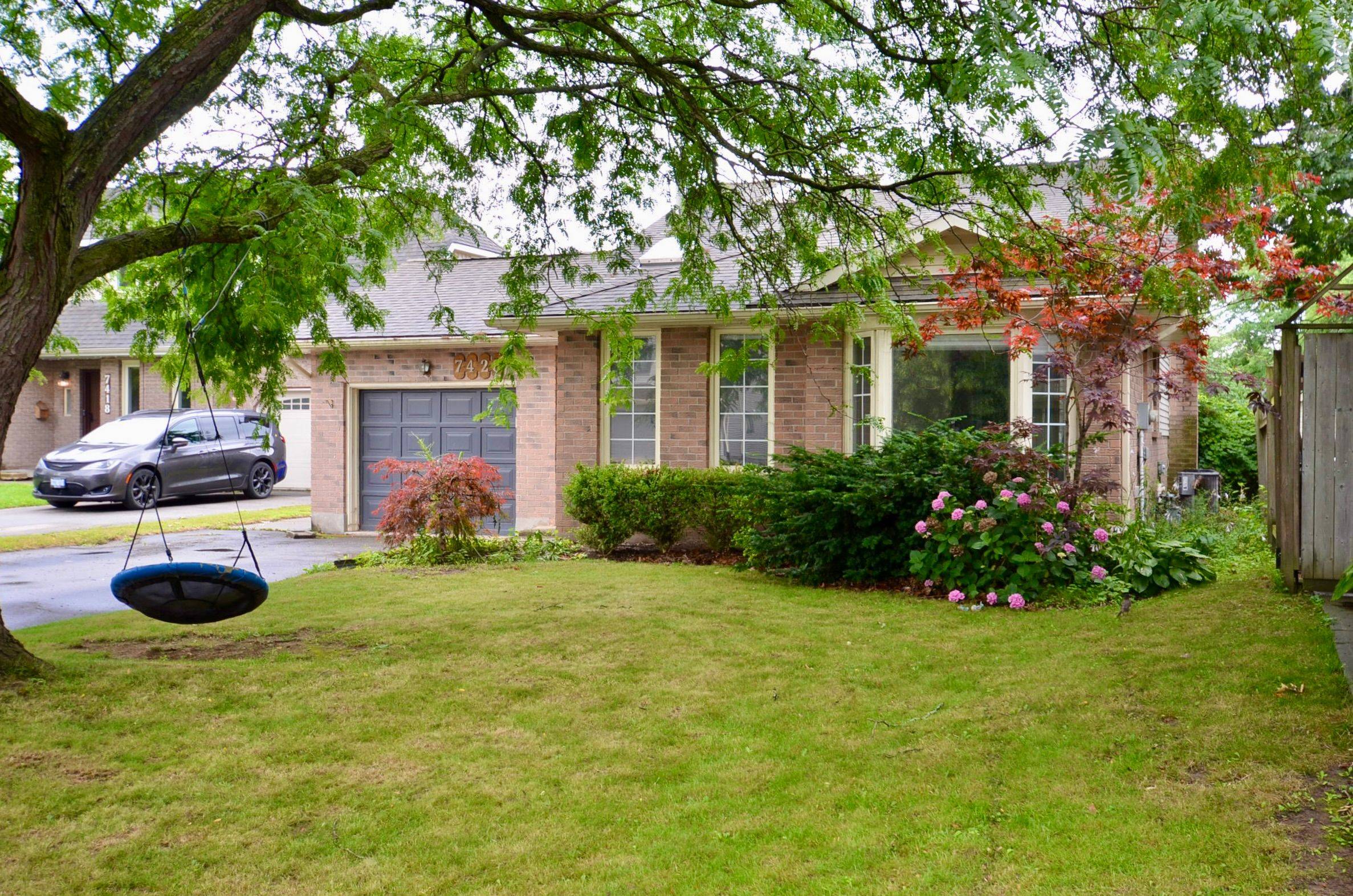 Niagara Falls, ON L2H 2K4,7428 Petrullo CT