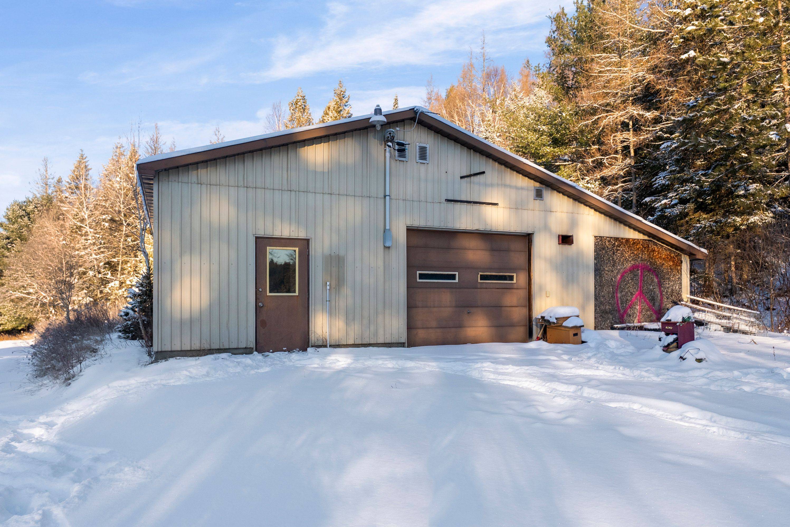 Hastings Highlands, ON K0L 2R0,169 Burlanyett RD