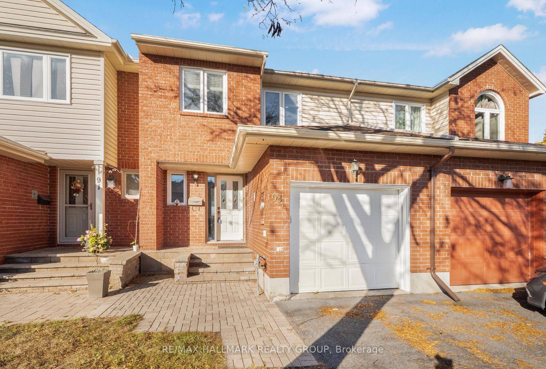 Kanata, ON K2M 2H5,93 Cedarock DR