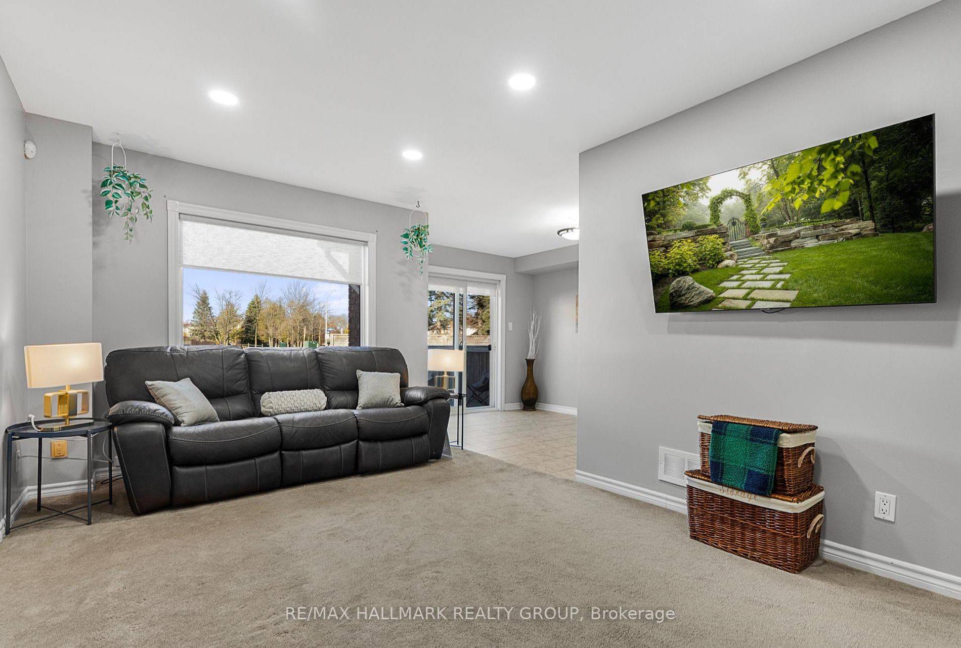 Kanata, ON K2M 2H5,93 Cedarock DR