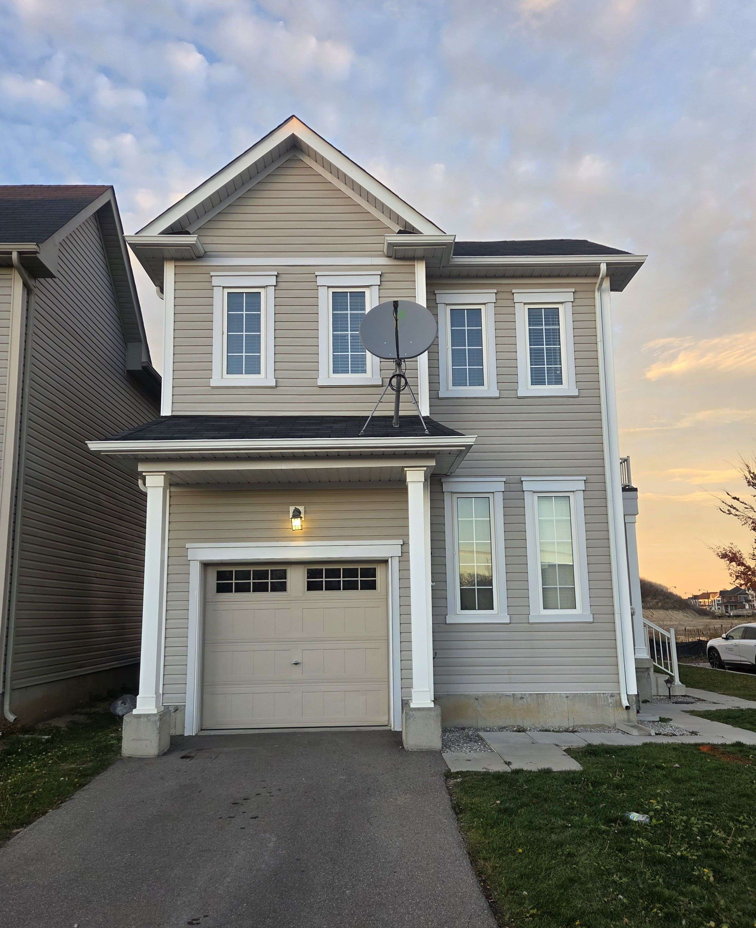 Haldimand, ON N3W 0E2,204 Maclachlan AVE