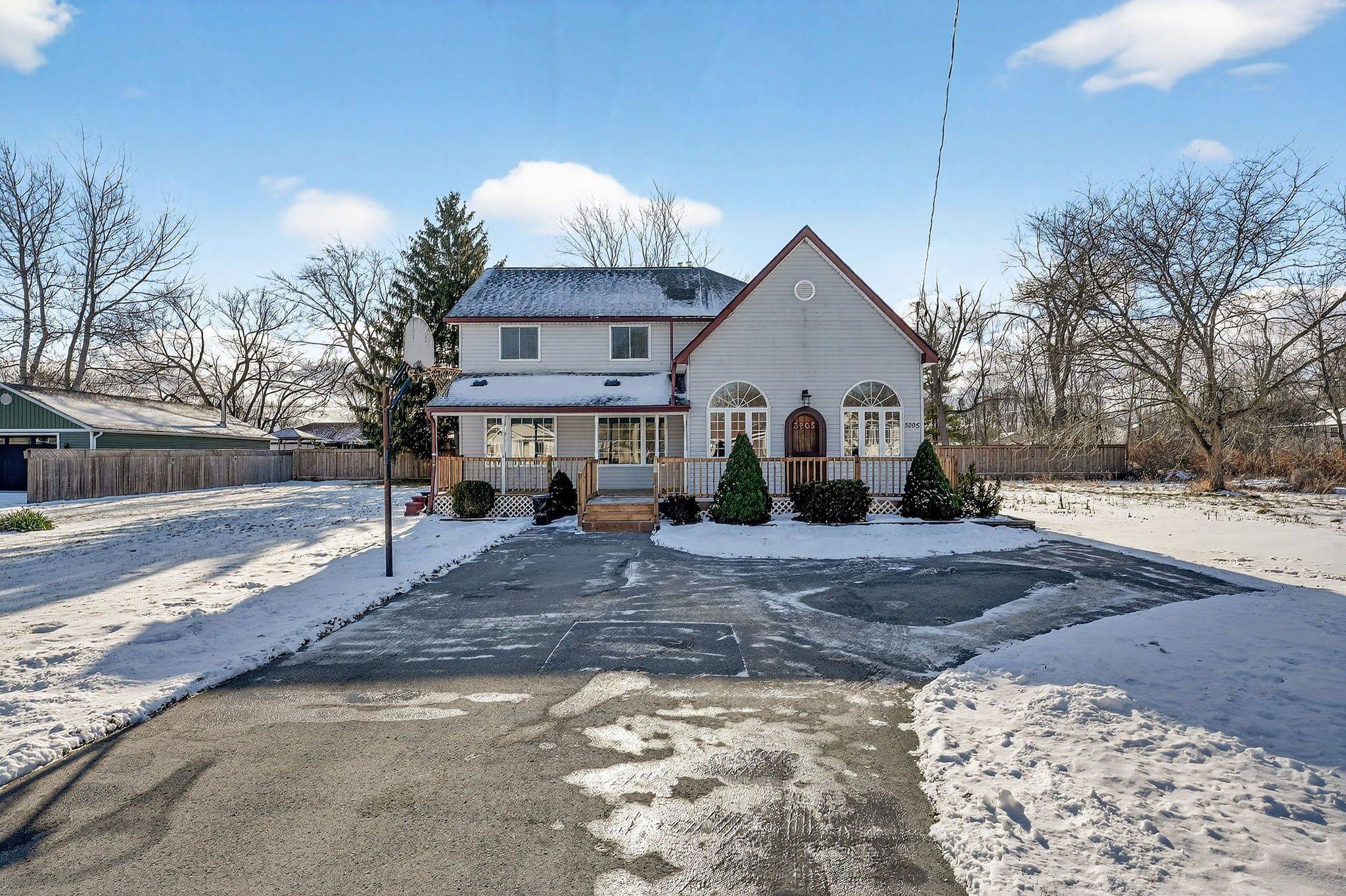 Fort Erie, ON L0S 1N0,3205 POPLAR AVE