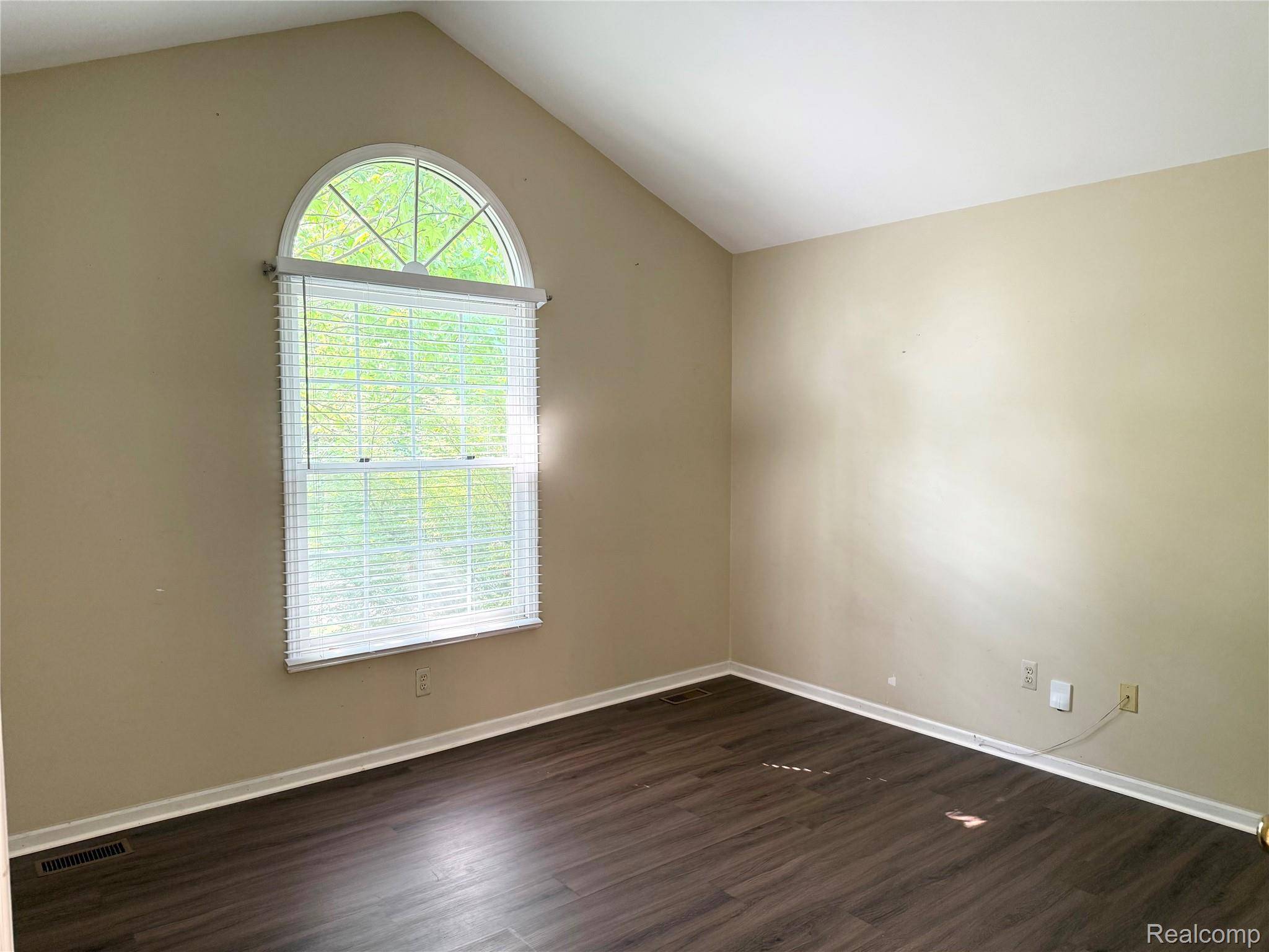 Novi, MI 48377,28849 Hearthstone DR