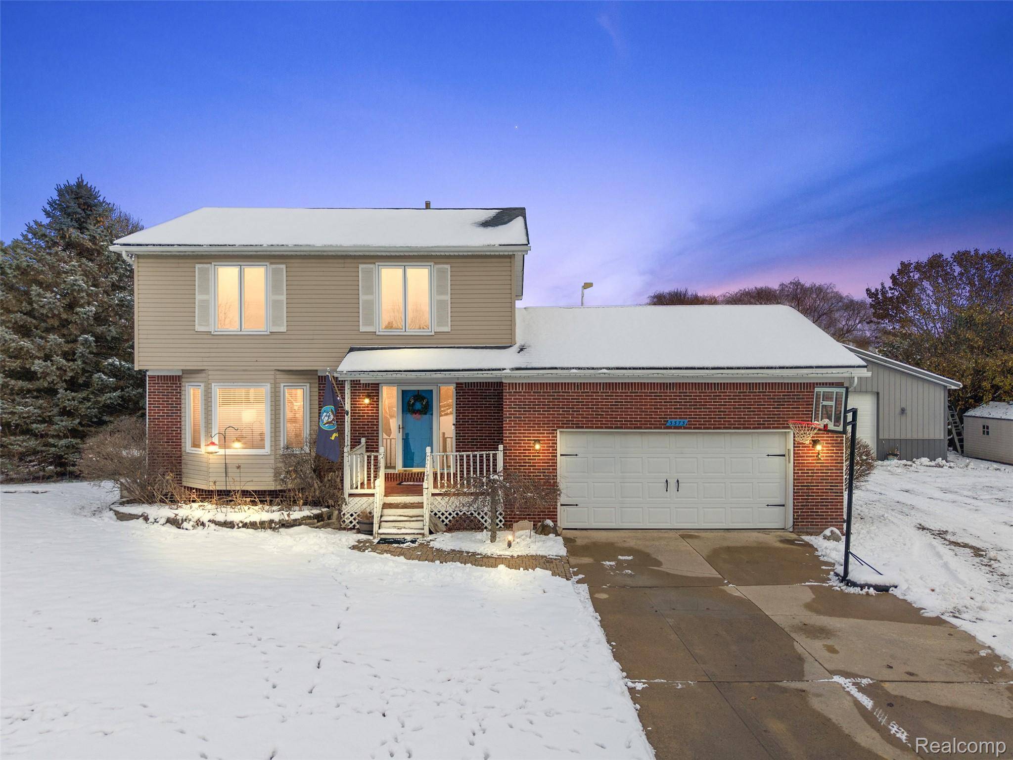 Almont, MI 48003,3373 Glover RD