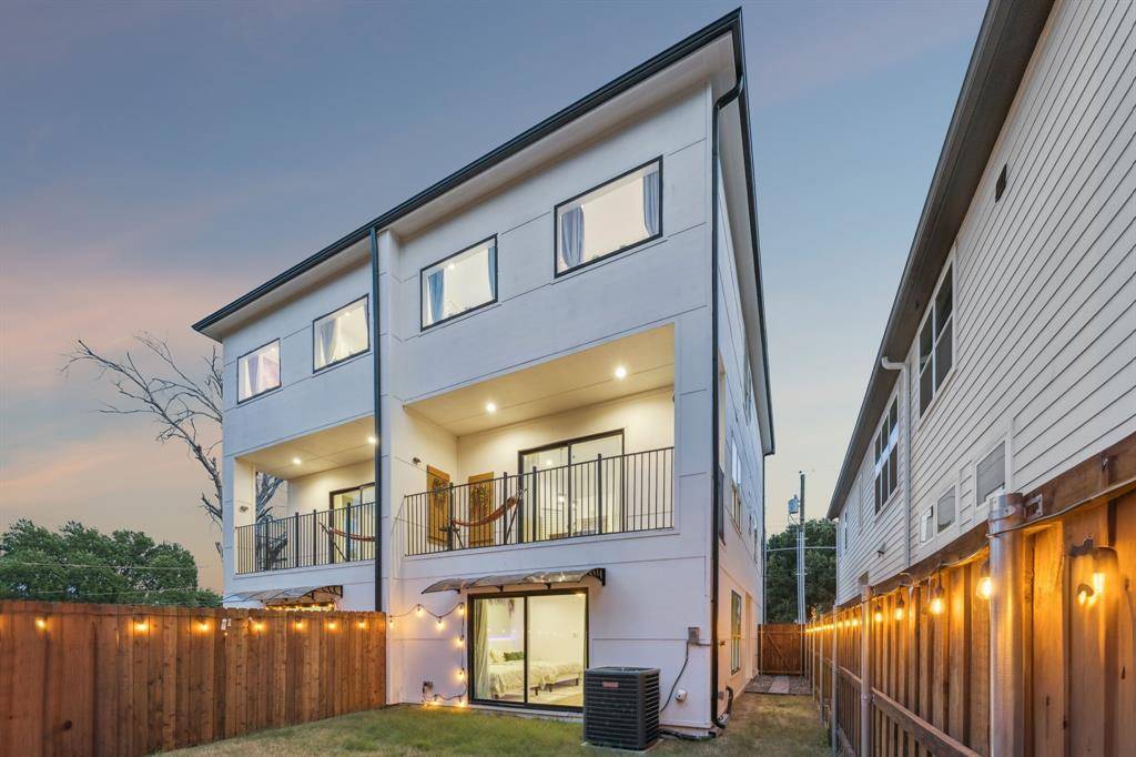 Dallas, TX 75212,909 Bayonne Street