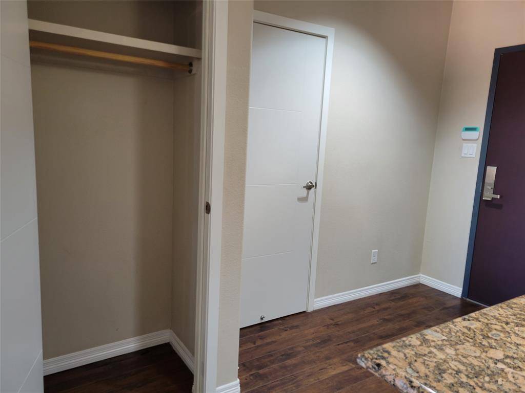 Carrollton, TX 75006,1100 Trinity Mills #2005