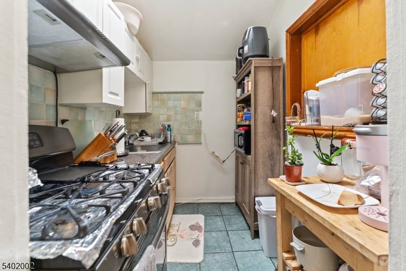 Jersey City, NJ 07304,86 Clendenny Ave