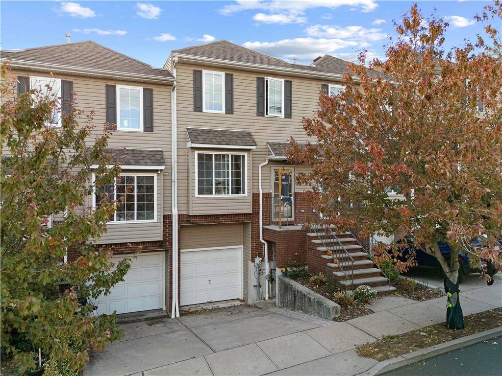 Staten  Island, NY 10304,16 Burgundy LOOP