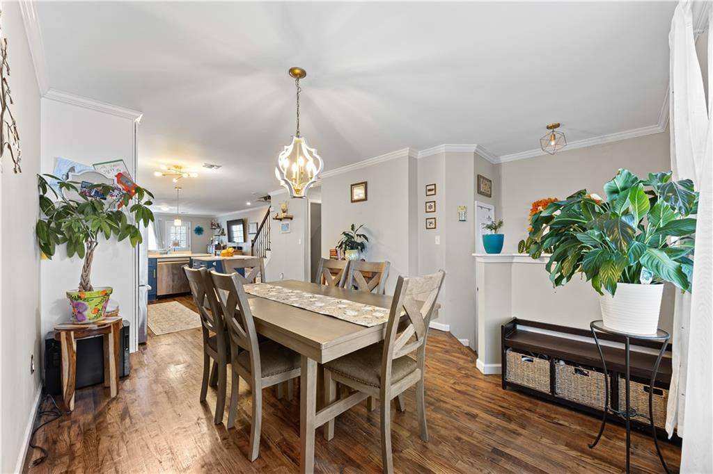 Staten  Island, NY 10304,16 Burgundy LOOP