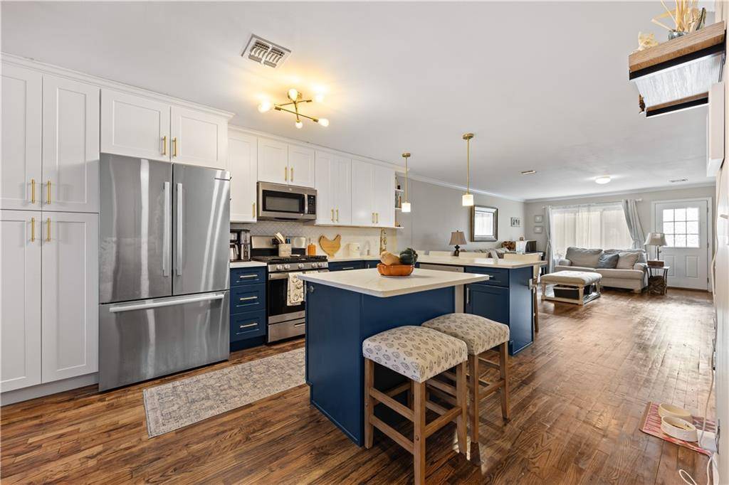 Staten  Island, NY 10304,16 Burgundy LOOP