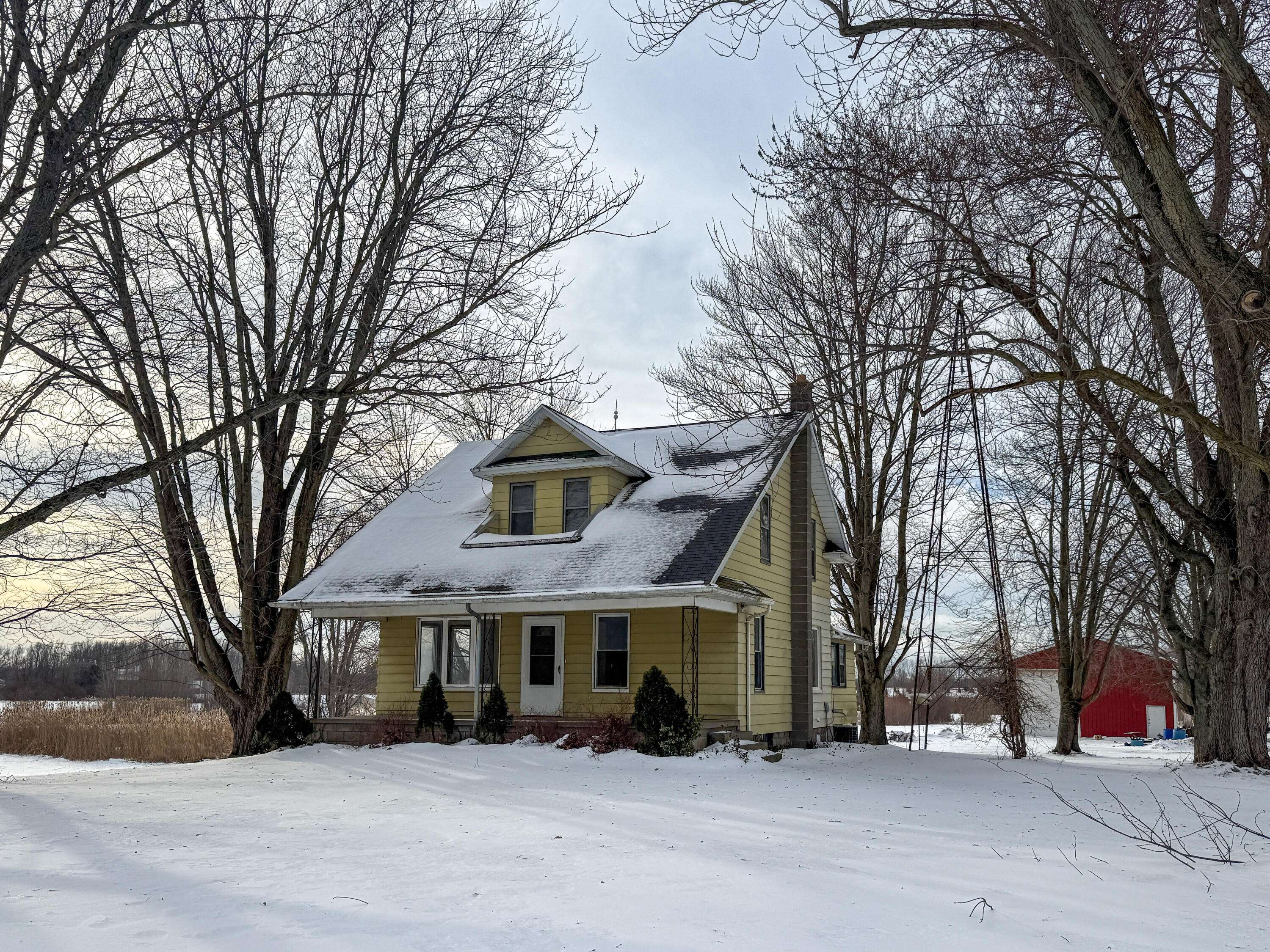 Benton Harbor, MI 49022,566 S Blue Creek RD