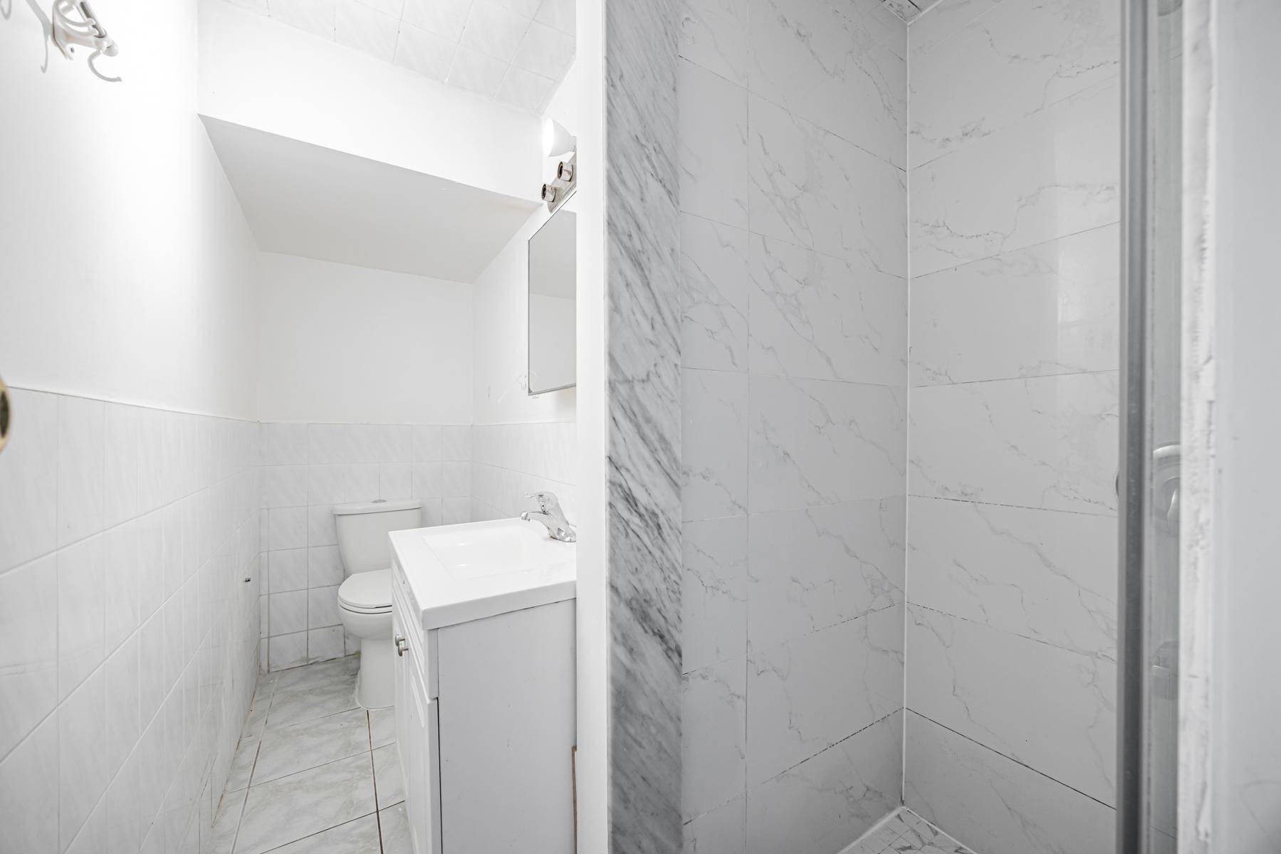 Toronto C01, ON M6J 3R4,144 Wolseley ST #B3