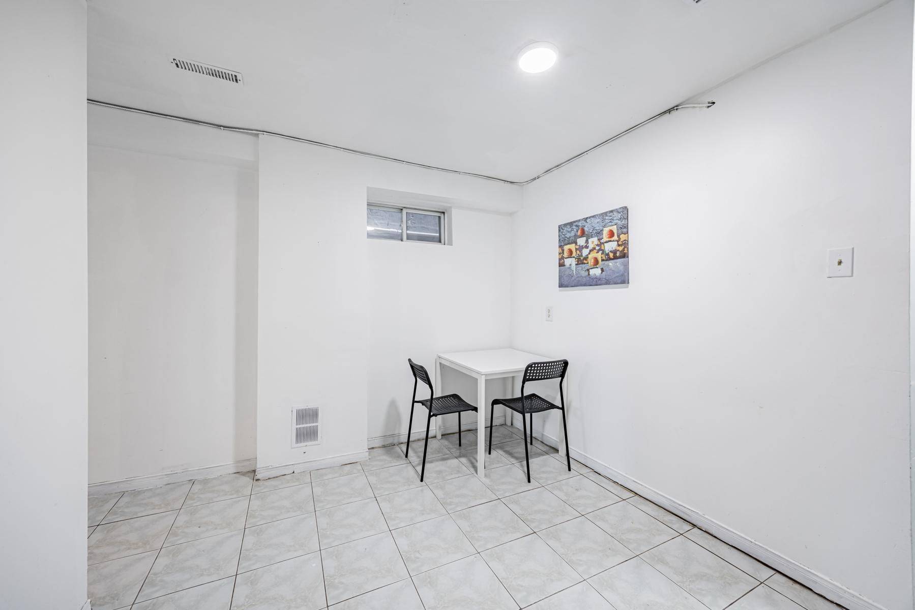 Toronto C01, ON M6J 3R4,144 Wolseley ST #B3