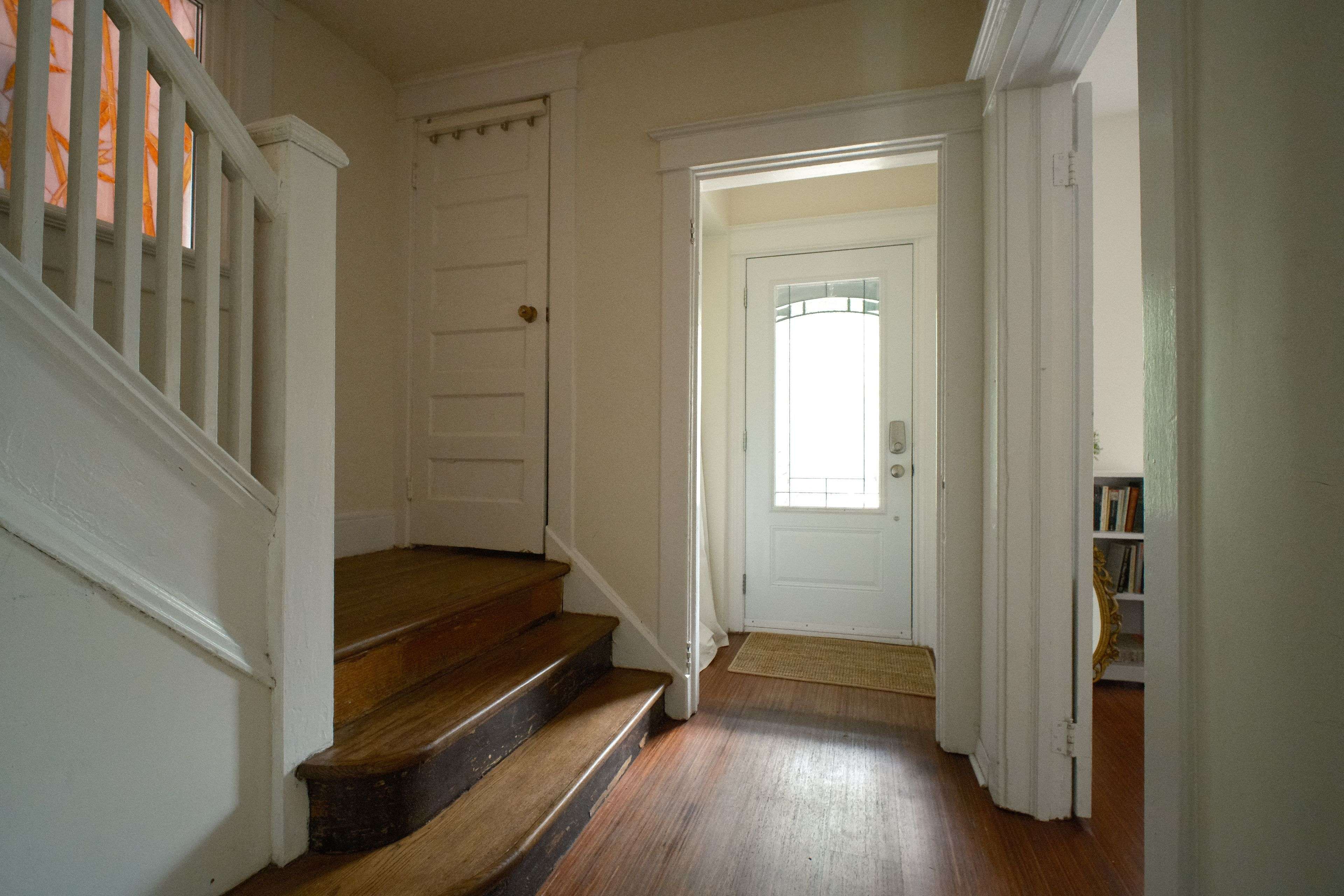 Toronto C02, ON M6G 1W3,13 Yarmouth GDNS