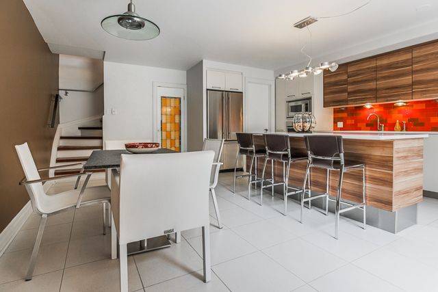 Toronto C02, ON M5R 2L5,28 Admiral RD #Th3