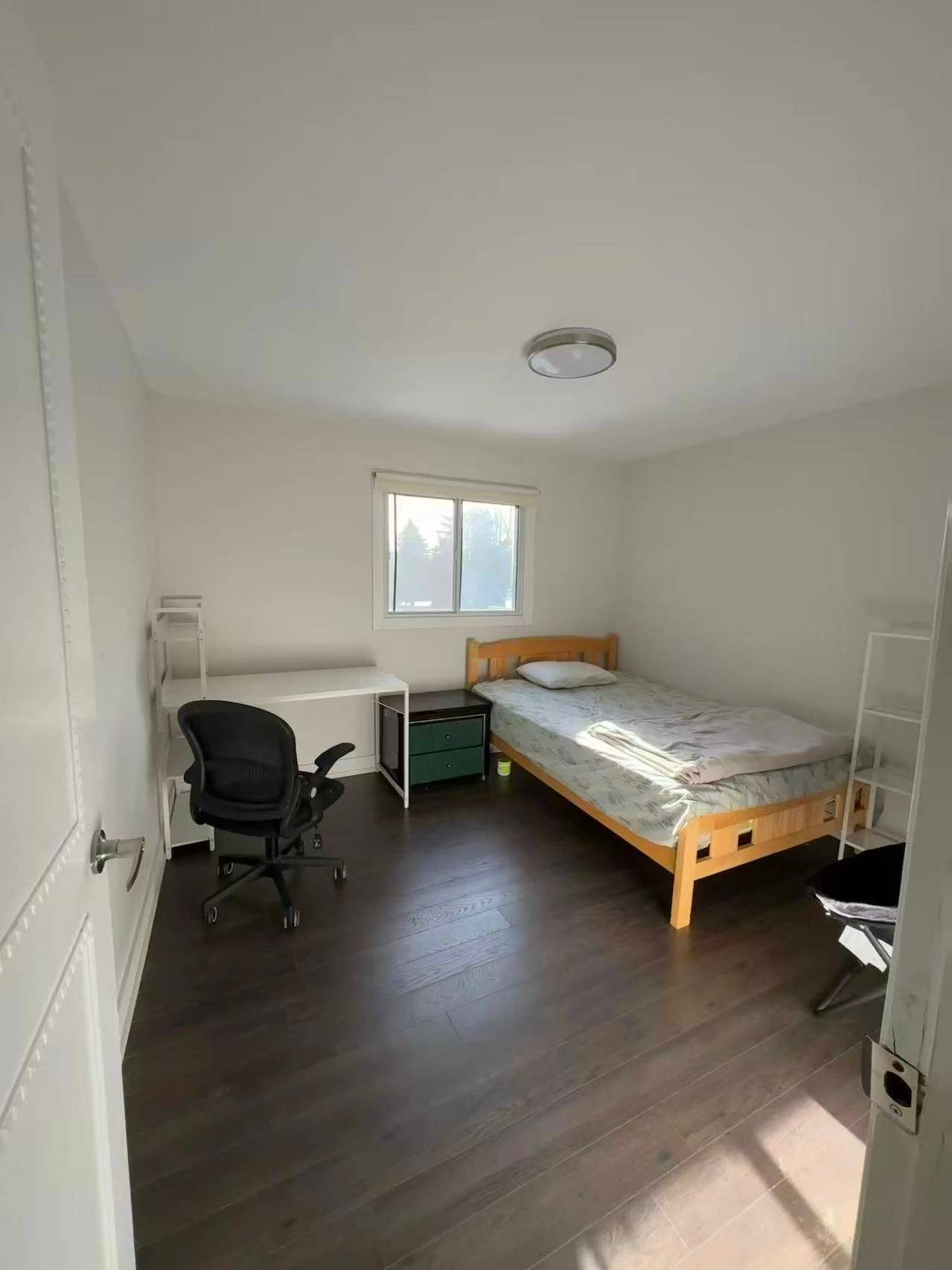 Toronto E07, ON M1S 3N3,11 Post Horn GRV #(BEDROOM)