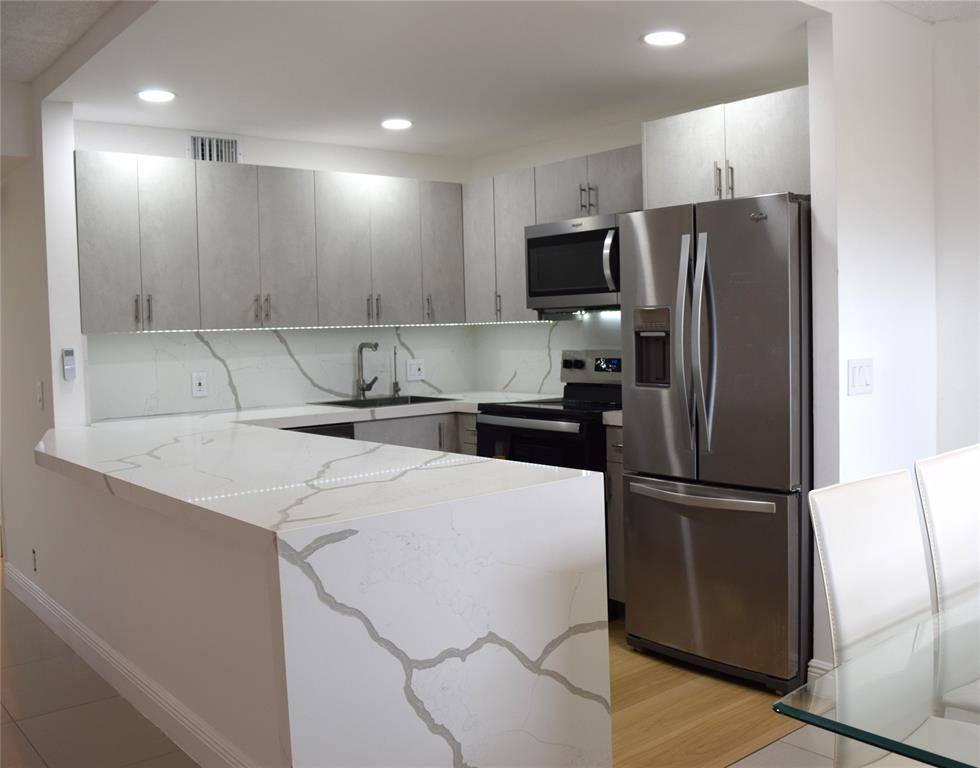 Hollywood, FL 33027,13250 SW 4th Ct #317G