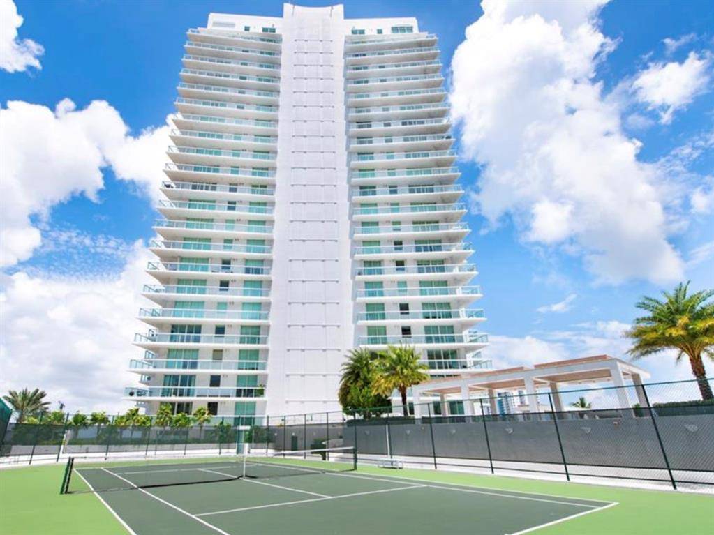 Miami Beach, FL 33139,10 Venetian Way #502