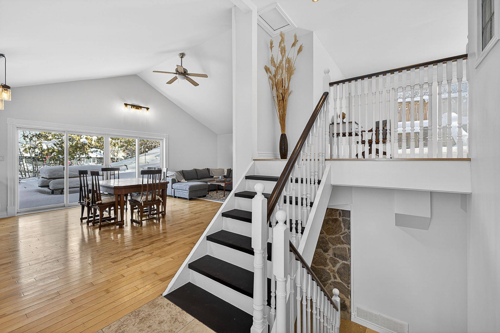 East Gwillimbury, ON L0G 1M0,5555 Mount Albert RD