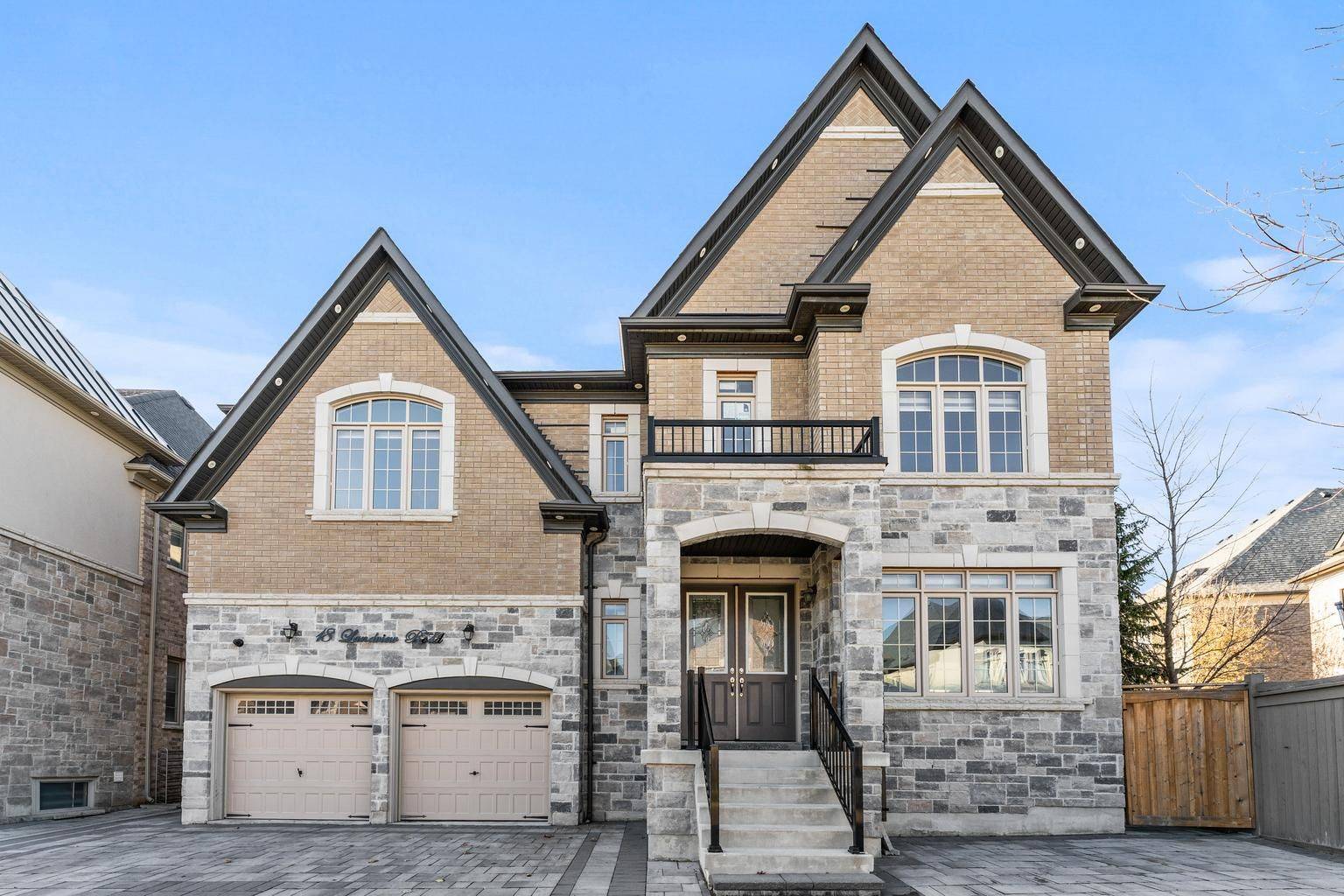 Brampton, ON L6P 0H7,18 LANDVIEW RD