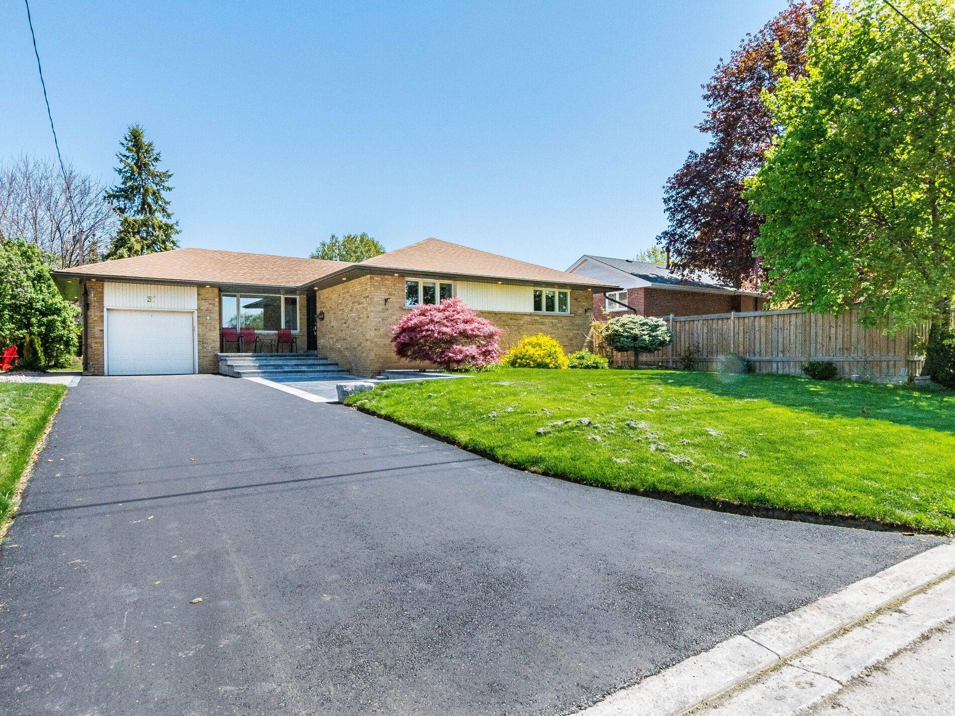 Mississauga, ON L5N 1G8,37 Suburban DR