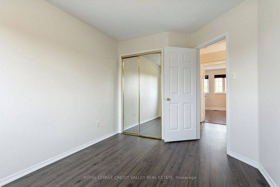 Brampton, ON L7A 1Y8,95 Woodhaven DR