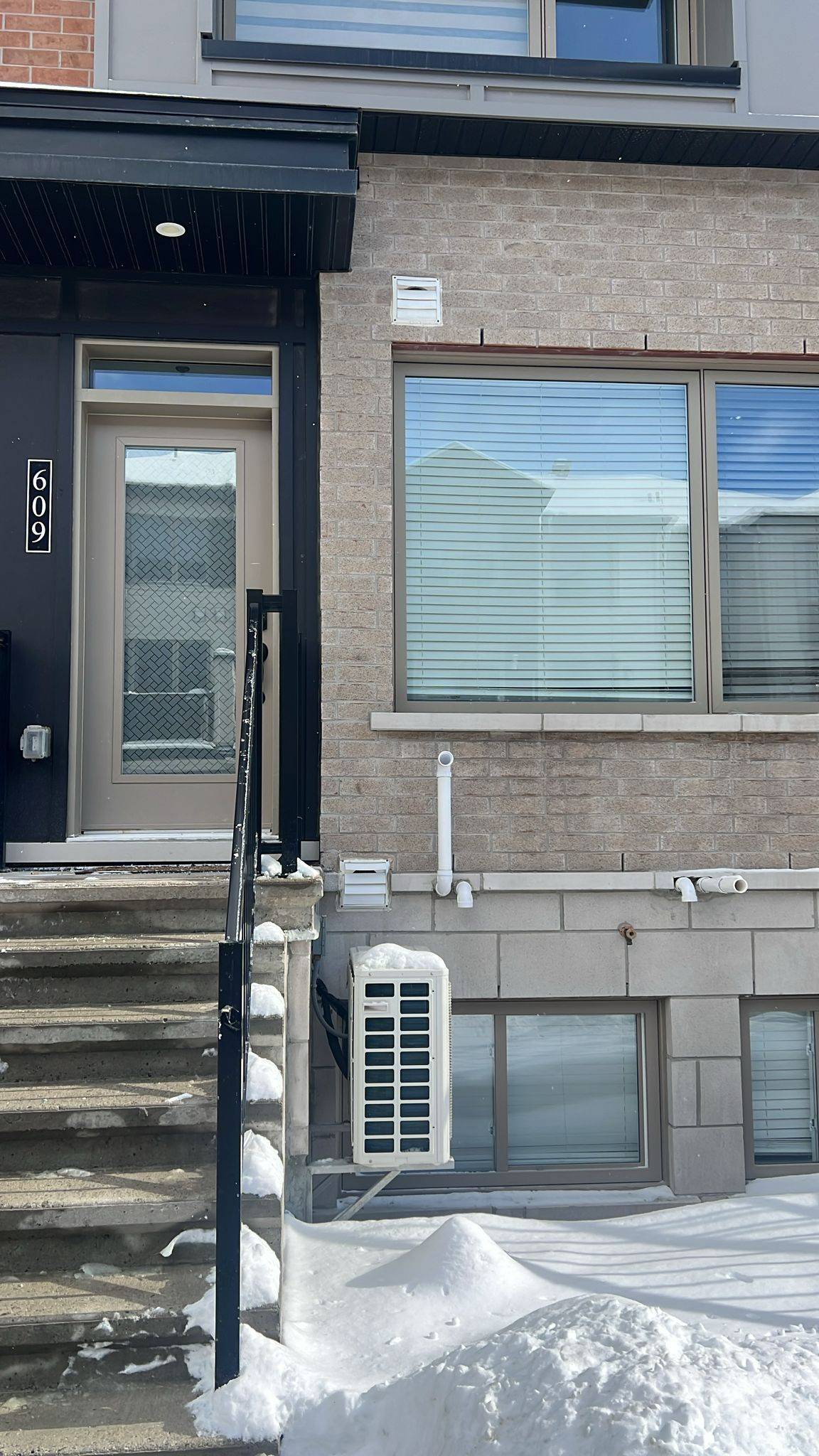 Manor Park - Cardinal Glen And Area, ON K1K 5A3,609 Makwa Private