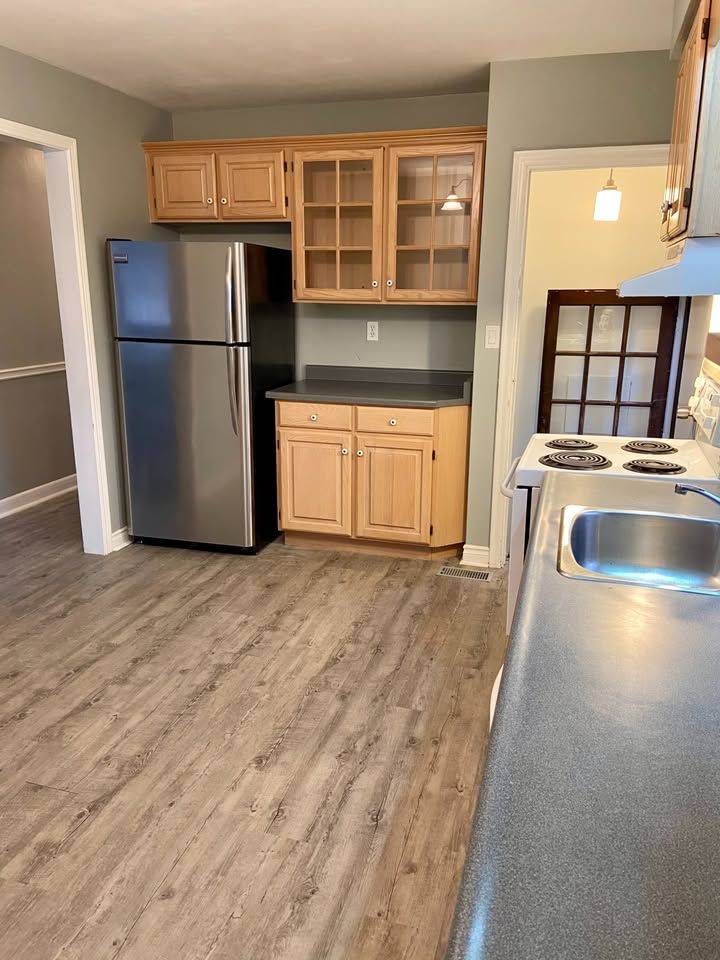 Peterborough, ON K9H 4Y9,9 Cluxton ST