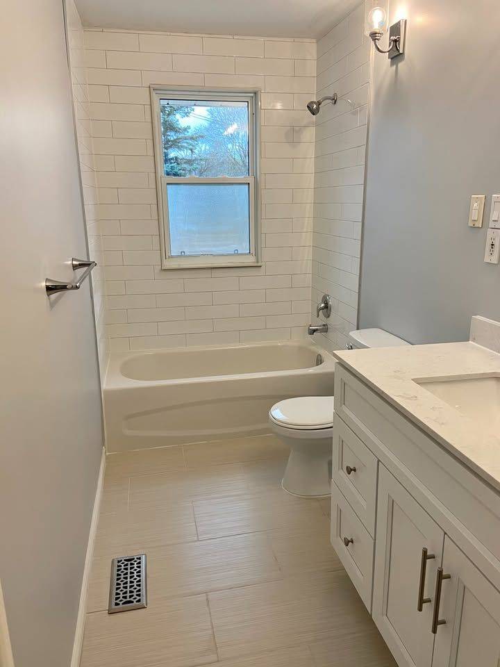 Peterborough, ON K9H 4Y9,9 Cluxton ST