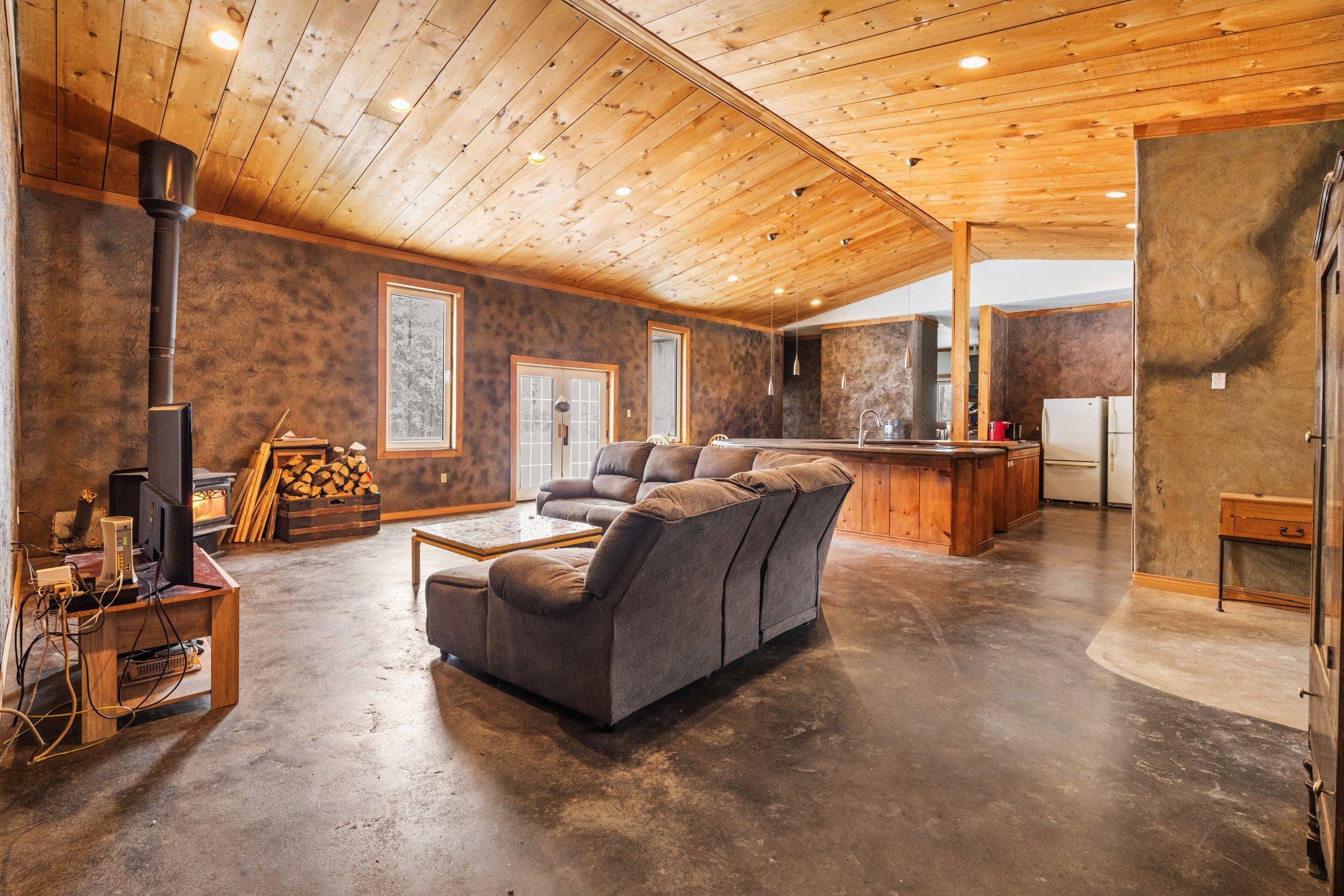 North Dundas, ON K0E 1S0,11441 Levere RD