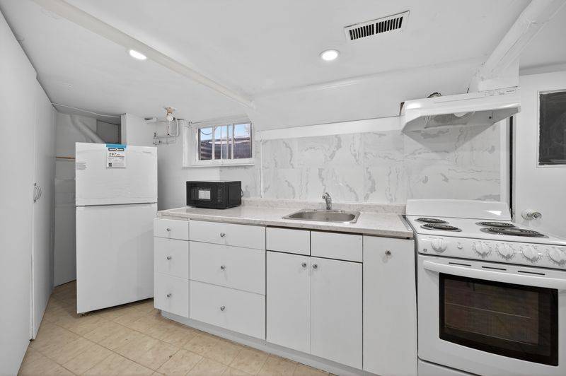 Hamilton, ON L9C 2T2,44 Aldridge ST #Lower Lvl