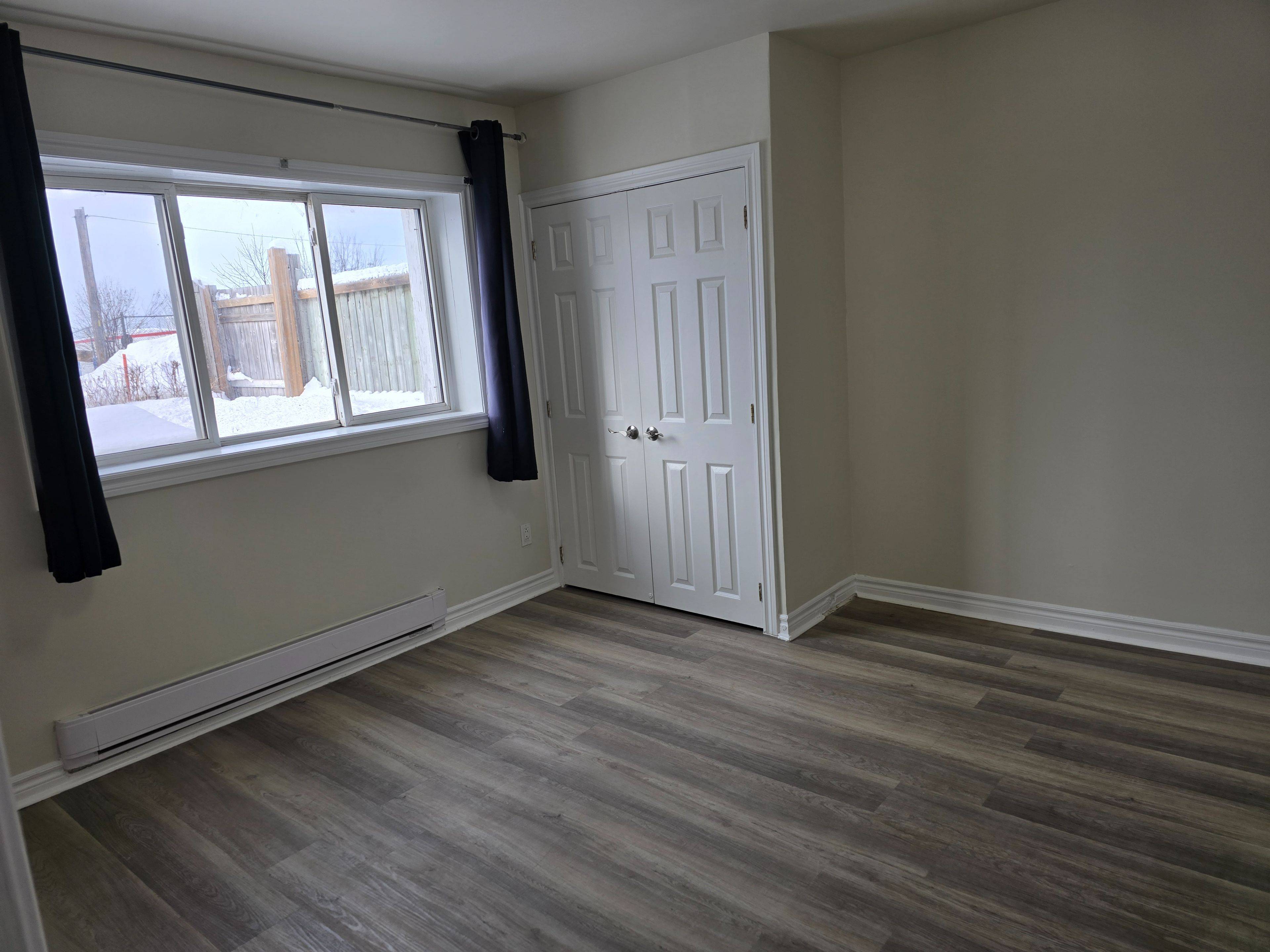 Cyrville - Carson Grove - Pineview, ON K1B 3N7,1351 Marchand ST #1347-1