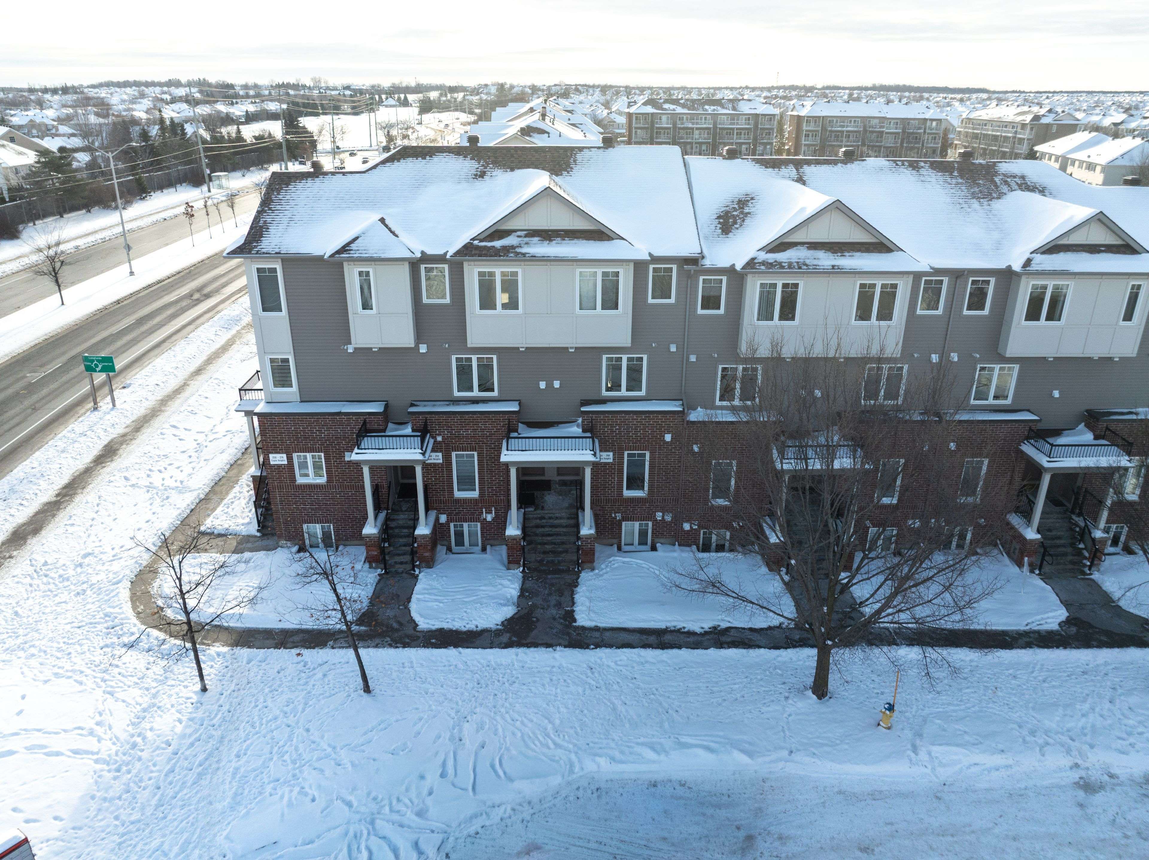 Barrhaven, ON K2J 0Y8,256 Espin HTS