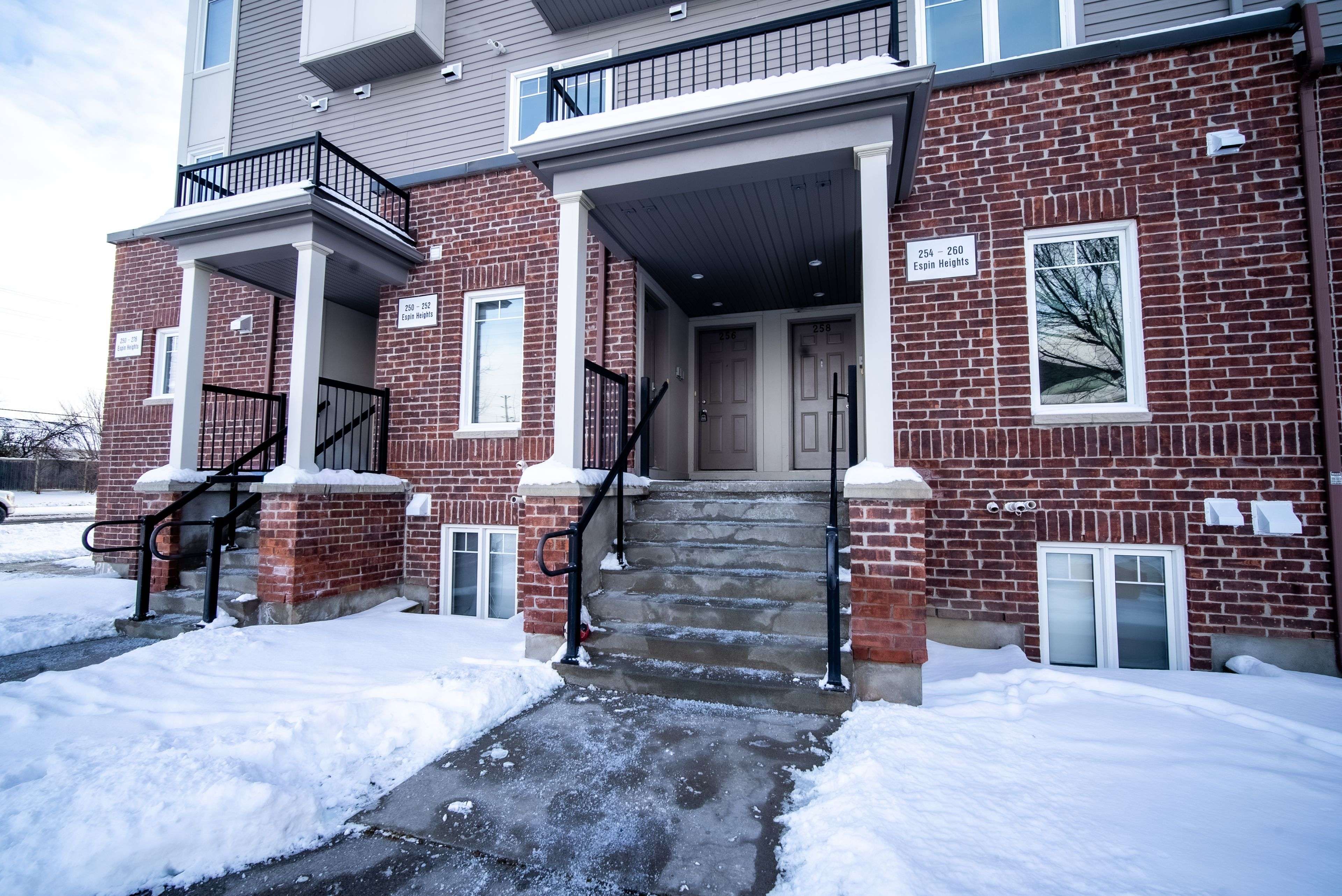 Barrhaven, ON K2J 0Y8,256 Espin HTS