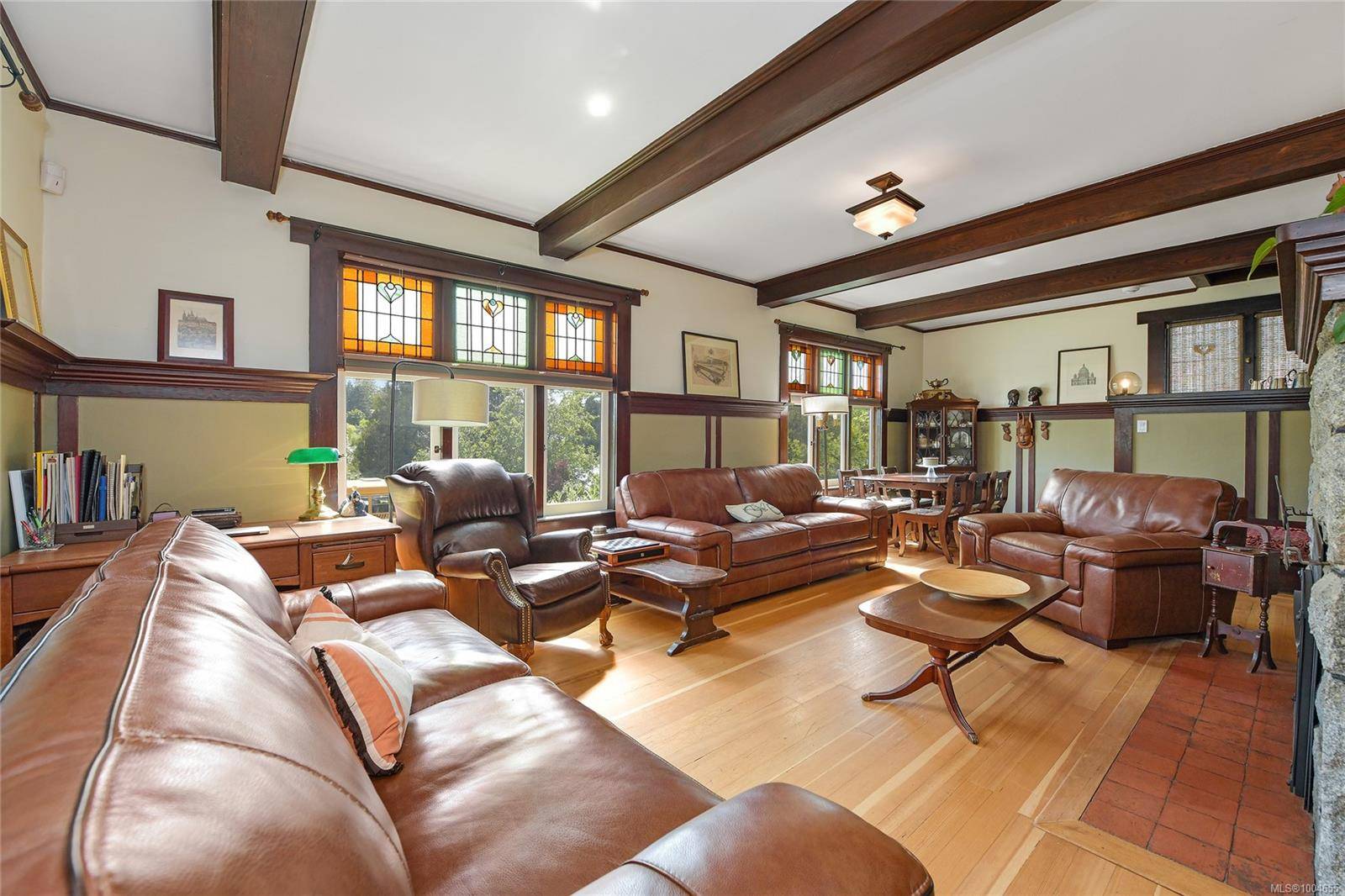 Saanich, BC V9A 1N4,566 Gorge Rd W