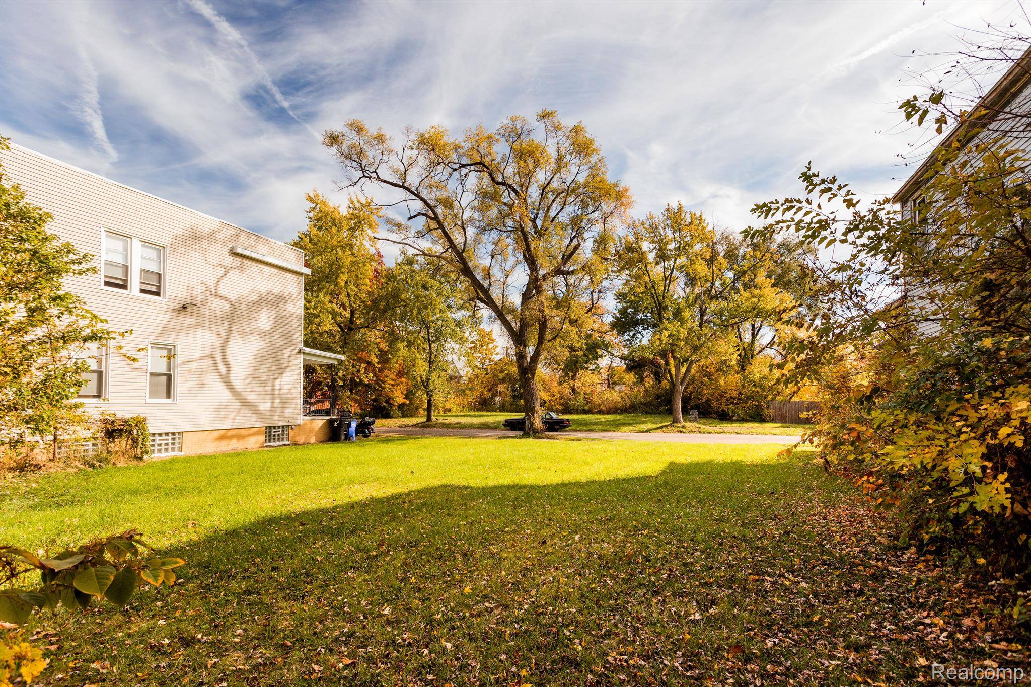 Detroit, MI 48202,223 LEICESTER